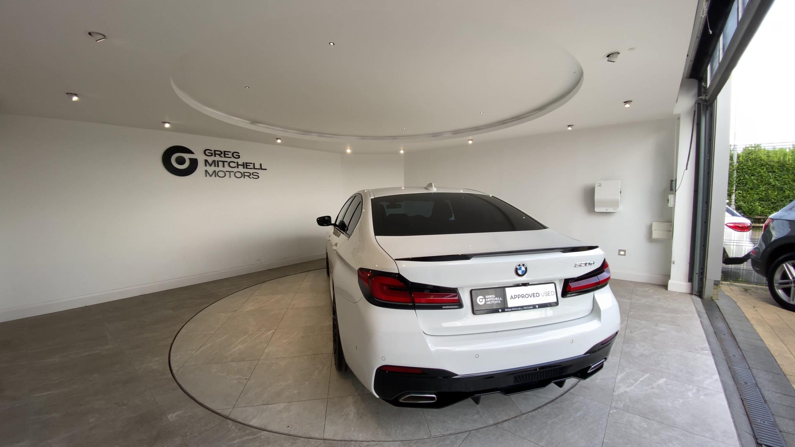 2022 BMW 5 SERIES 520d MHT M Sport 4dr Step Auto - vehicle photo 6 for sale on PureCar