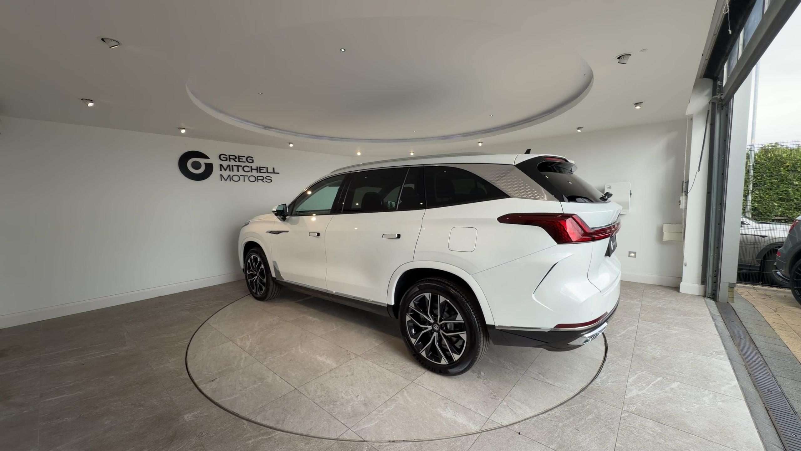 2026 MG MGS9 1.5 T-GDI PHEV Premium 5dr Auto - vehicle photo 5 for sale on PureCar