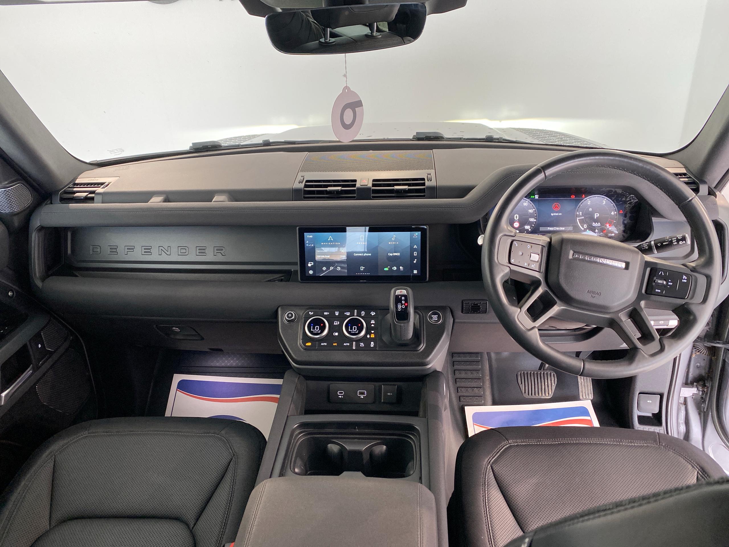 2022 Land Rover DEFENDER 3.0 D250 X-Dynamic SE 90 3dr Auto - vehicle photo 10 for sale on PureCar