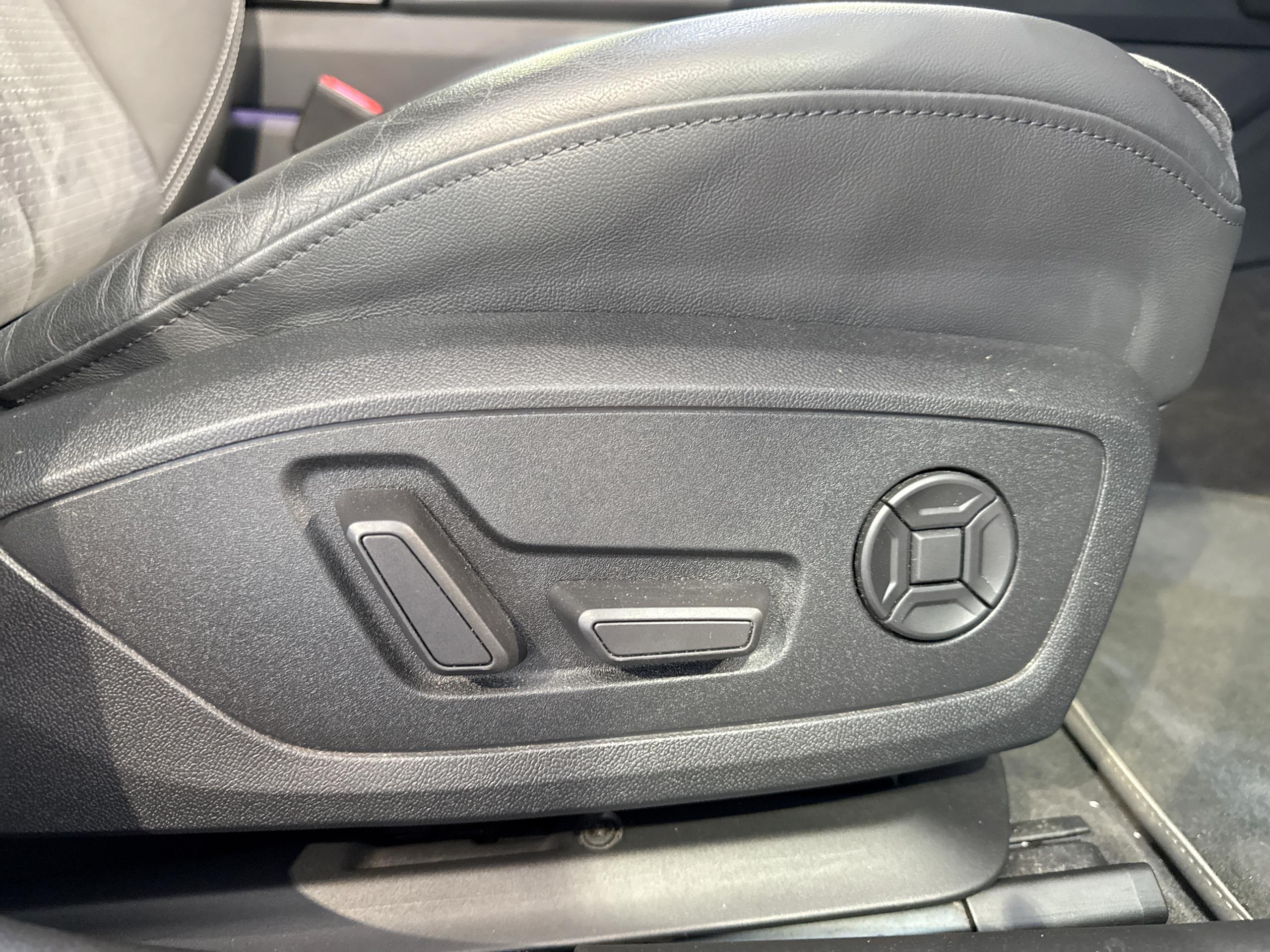 2023 Audi A6 50 TFSI e 17.9kWh Qtro S Line 5dr S Tronic - vehicle photo 24 for sale on PureCar
