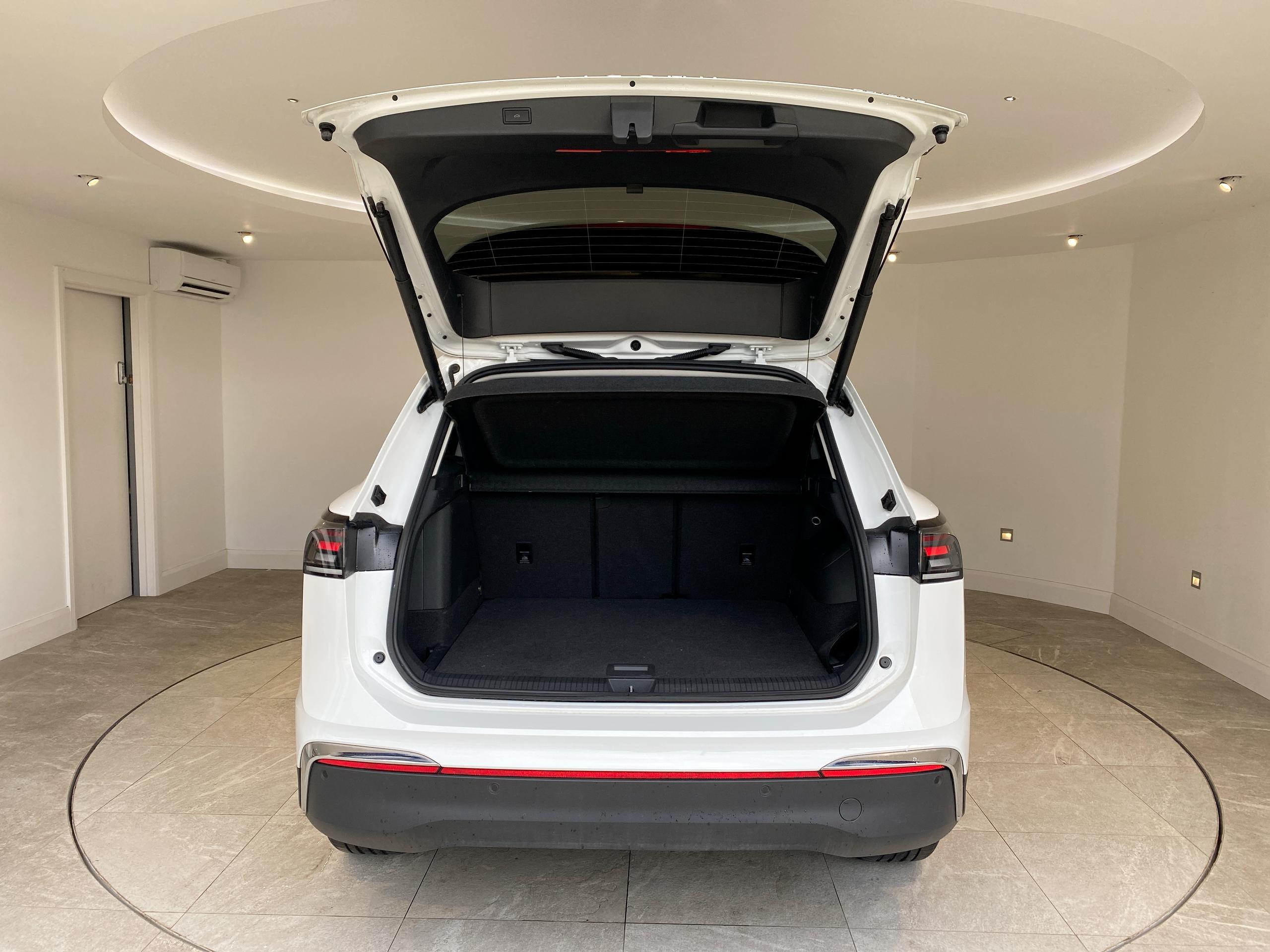 2024 Volkswagen TIGUAN 1.5 TSI eHybrid Elegance 5dr DSG - vehicle photo 7 for sale on PureCar