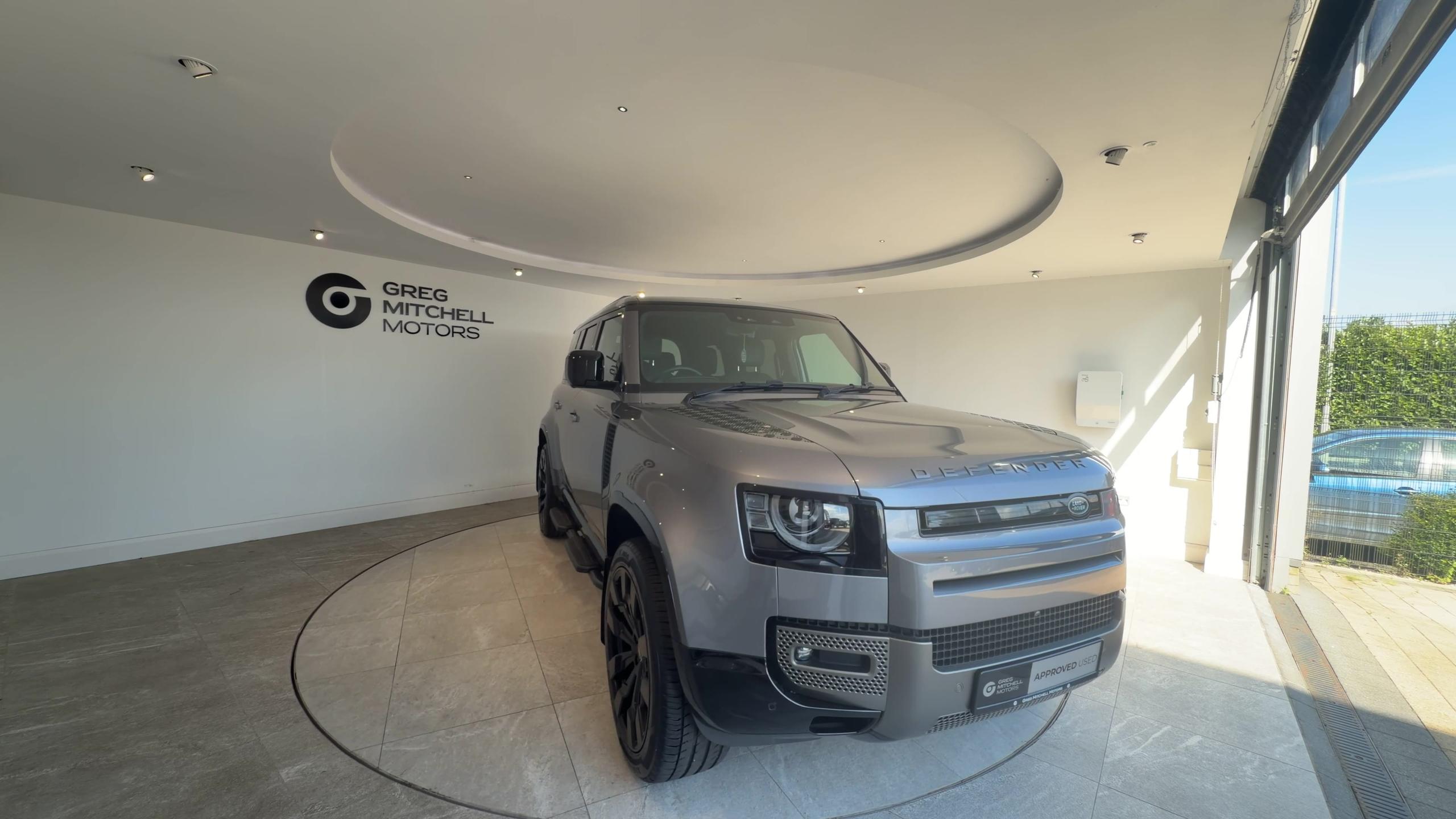 2024 Land Rover DEFENDER 3.0 D300 X-Dynamic HSE 110 5dr Auto - vehicle photo 2 for sale on PureCar