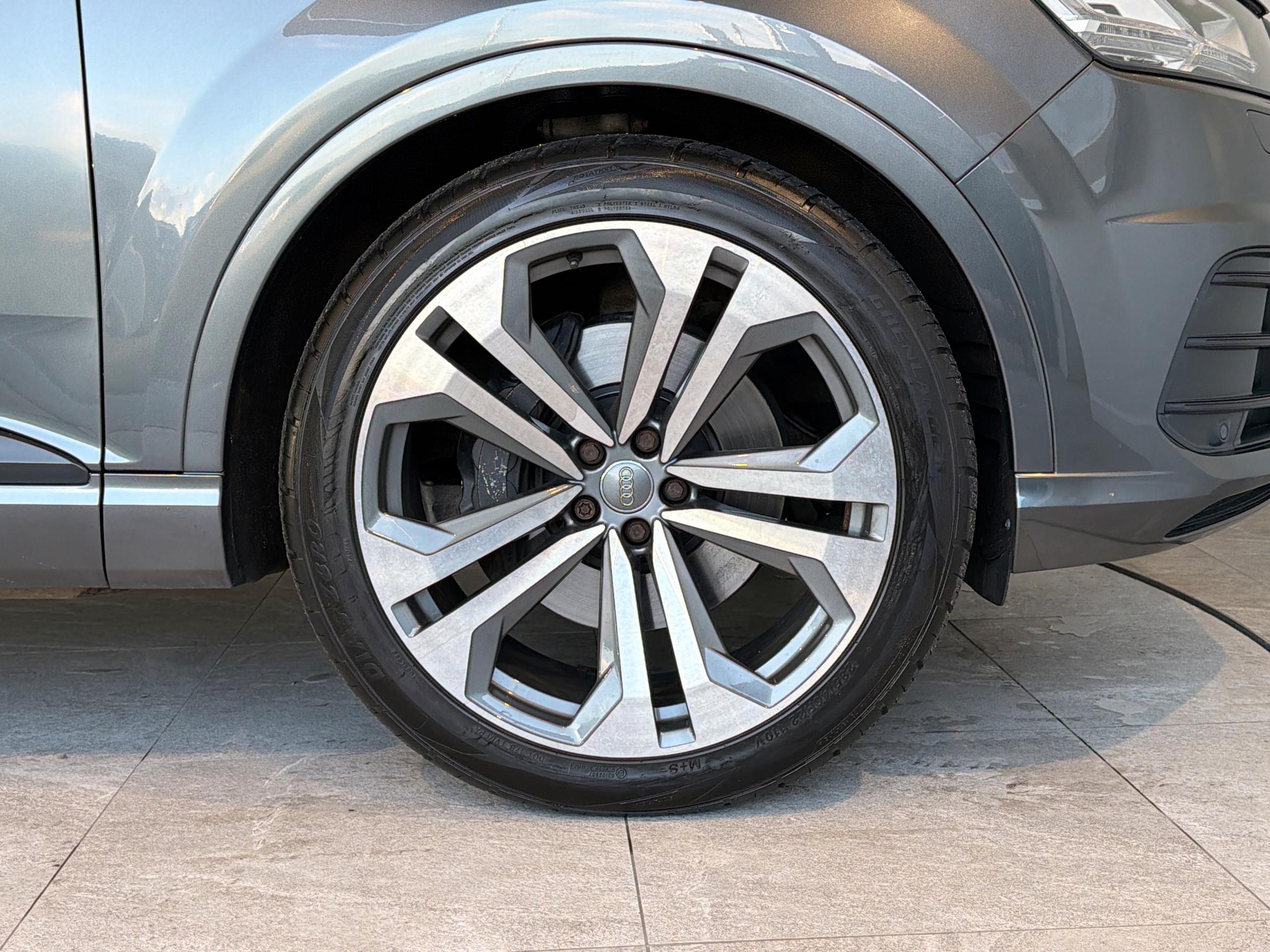 2019 Audi Q7 Black Edition - vehicle photo 17 for sale on PureCar