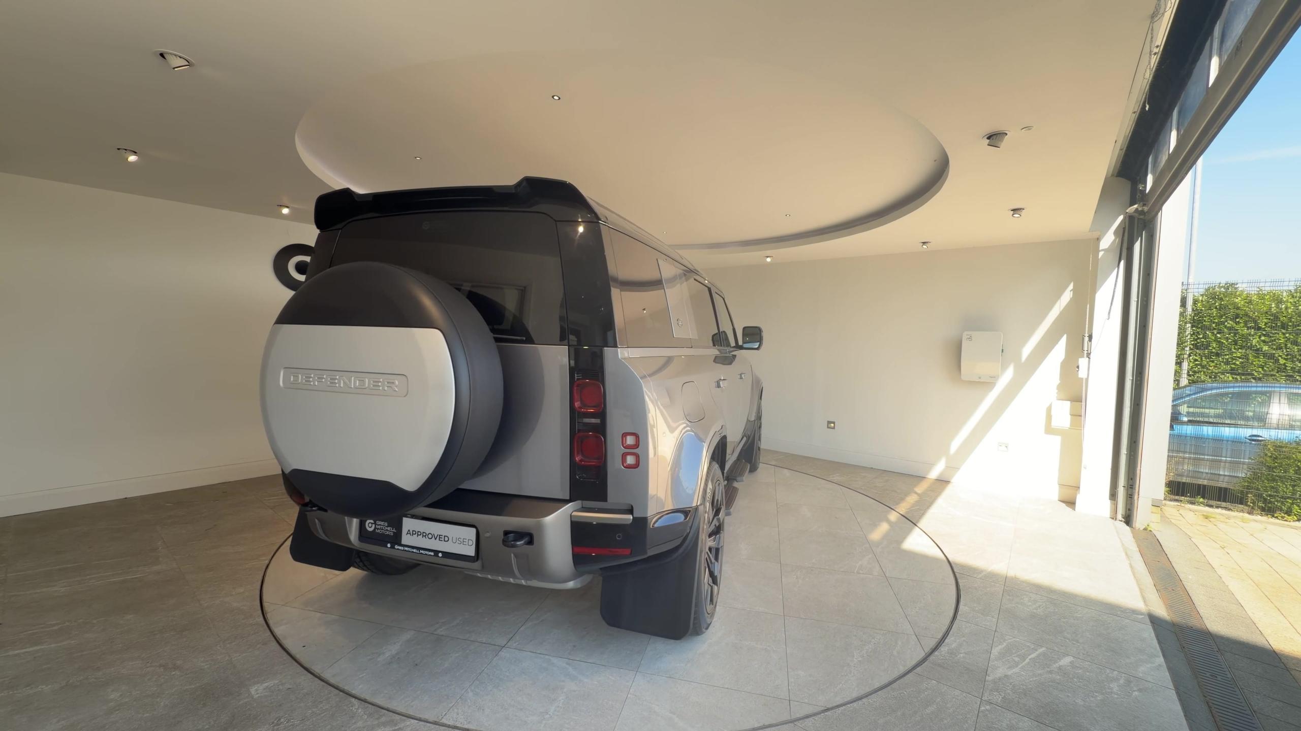 2024 Land Rover DEFENDER 3.0 D300 X-Dynamic HSE 110 5dr Auto - vehicle photo 7 for sale on PureCar