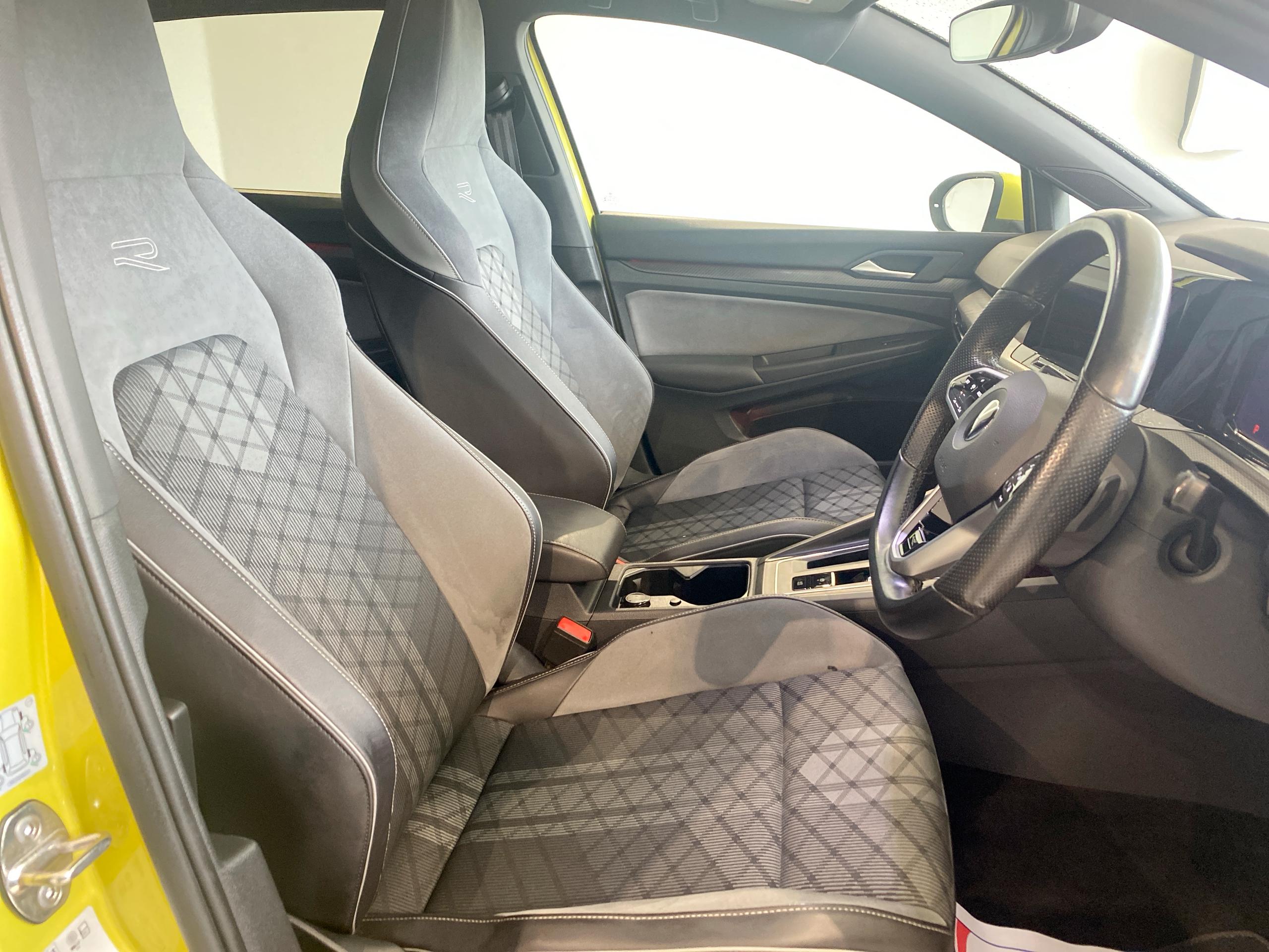 2021 Volkswagen GOLF 1.5 eTSI 150 R-Line 5dr DSG - vehicle photo 17 for sale on PureCar