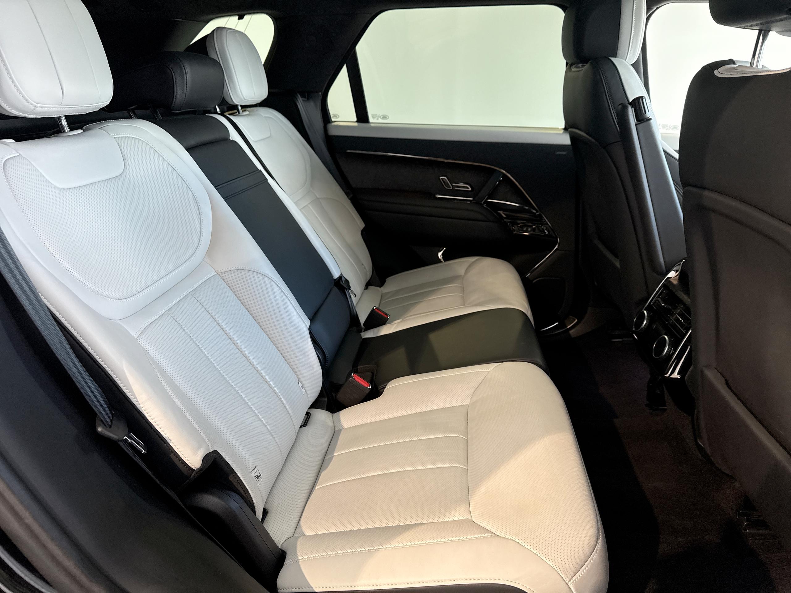 2023 Land Rover RANGE ROVER SPORT 3.0 P510e First Edition 5dr Auto - vehicle photo 16 for sale on PureCar
