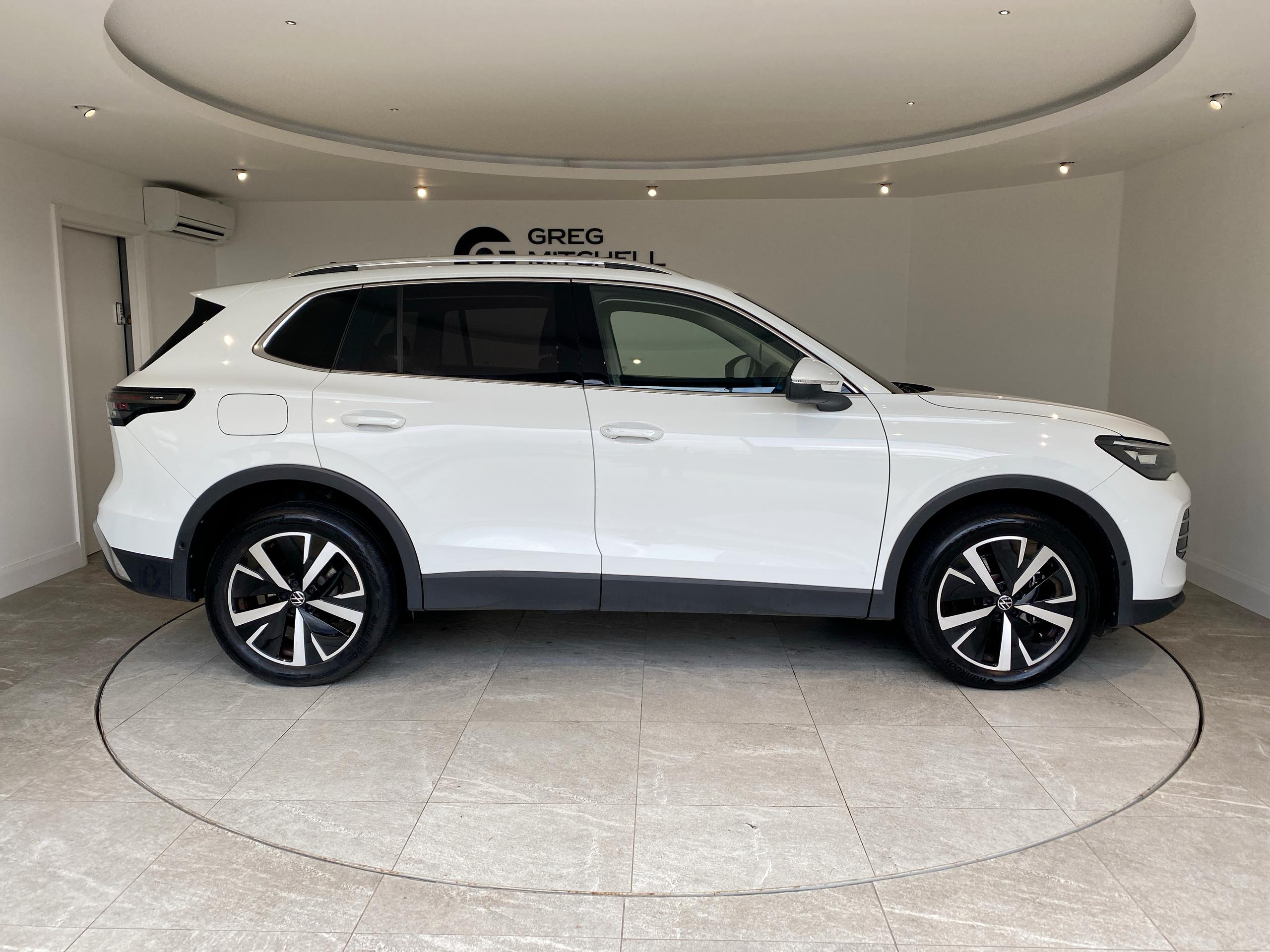 2024 Volkswagen TIGUAN 1.5 TSI eHybrid Elegance 5dr DSG - vehicle photo 4 for sale on PureCar