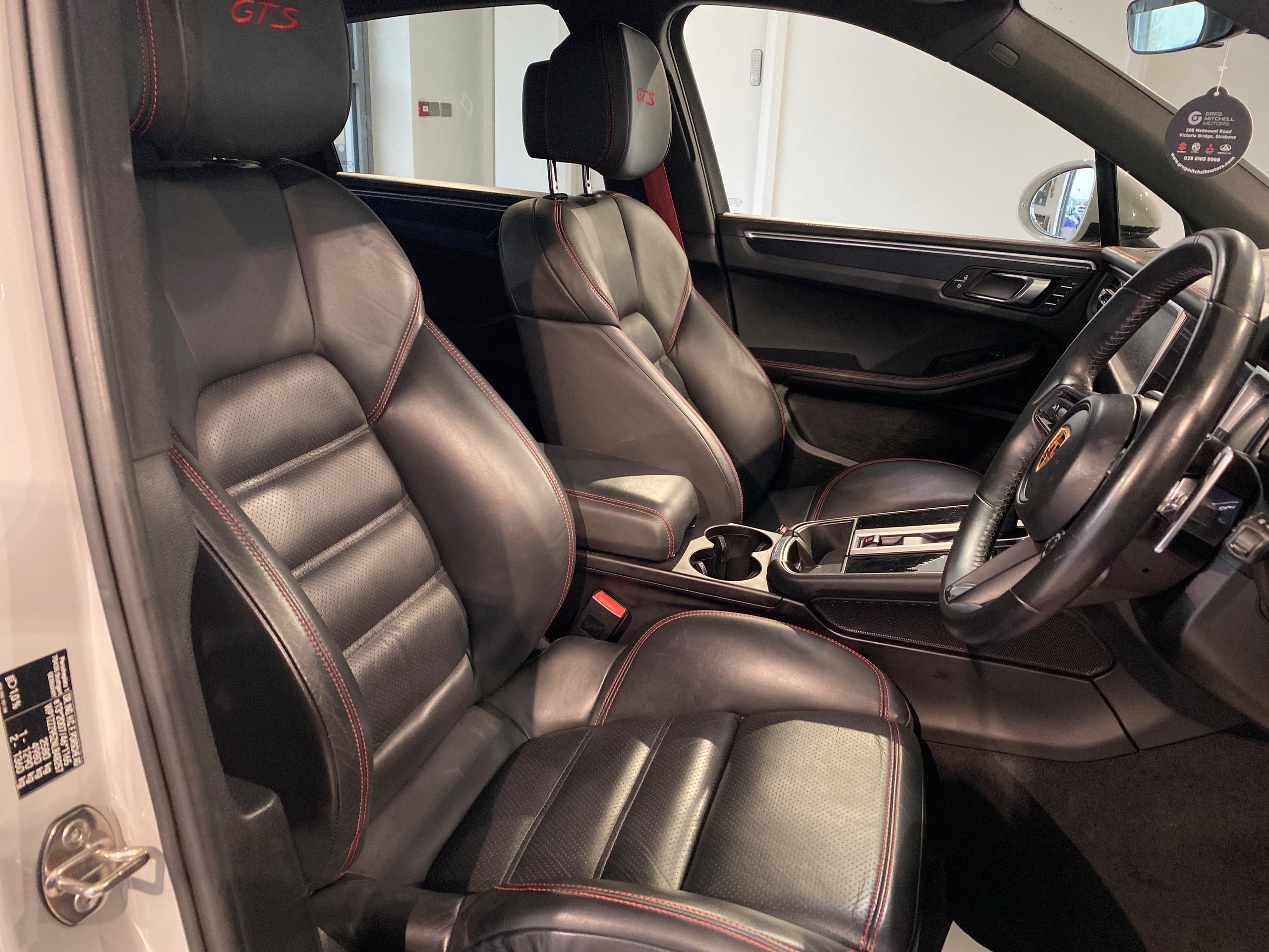 2022 Porsche MACAN GTS 5dr PDK - vehicle photo 18 for sale on PureCar