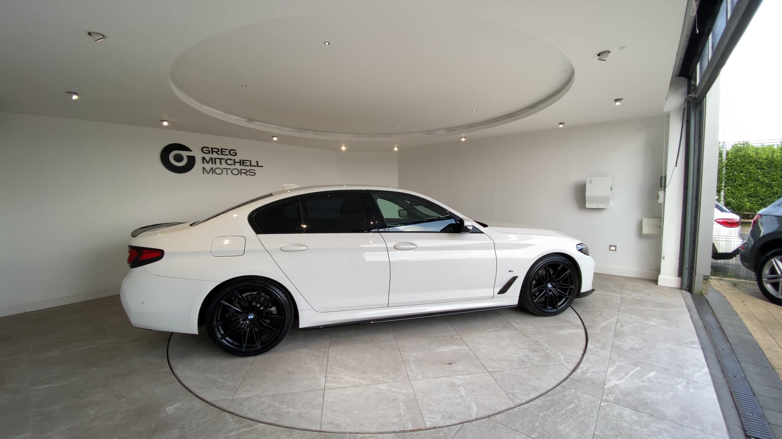 2022 BMW 5 SERIES 520d MHT M Sport 4dr Step Auto - vehicle photo 8 for sale on PureCar