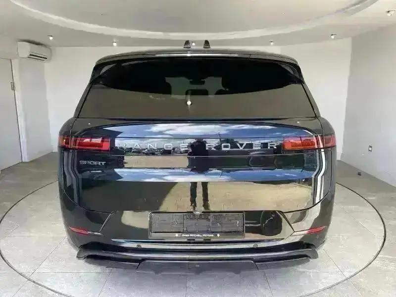 2024 Land Rover RANGE ROVER SPORT 3.0 D300 Dynamic SE 5dr Auto - vehicle photo 6 for sale on PureCar