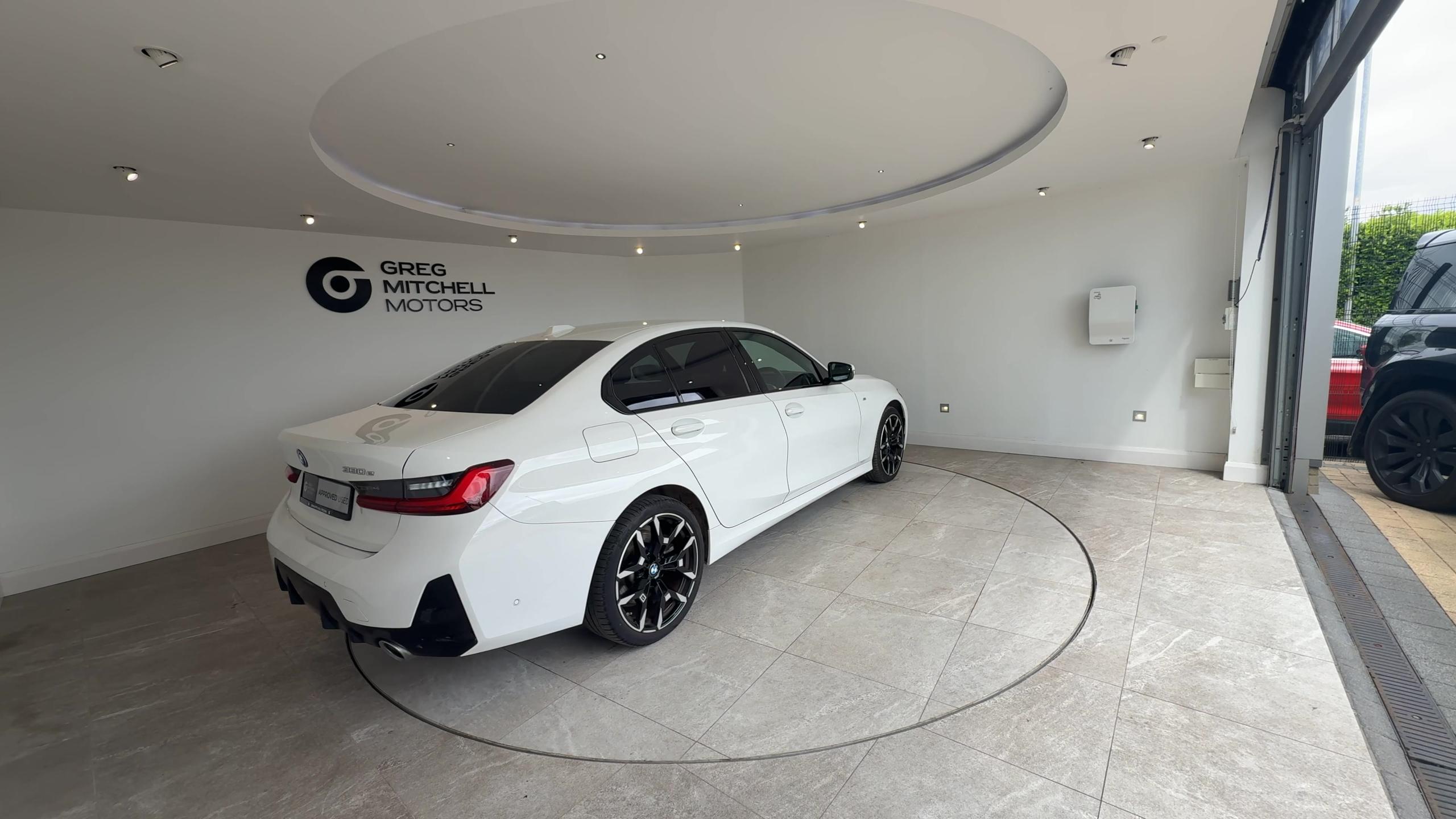 2025 BMW 3 SERIES 330e 22.3 kWh M Sport 4dr Step Auto - vehicle photo 7 for sale on PureCar