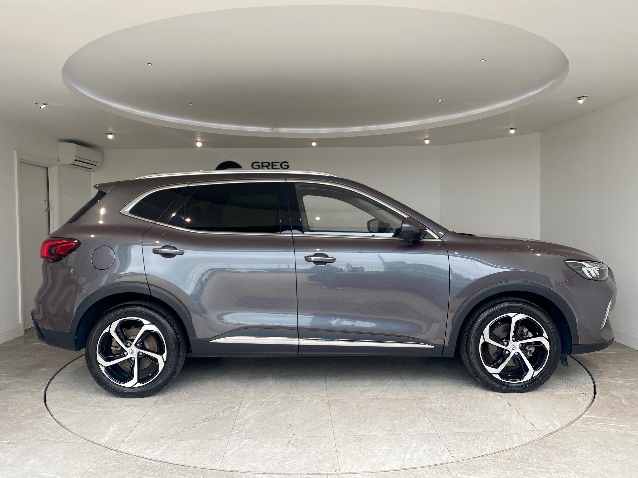 2024 MG HS 1.5 T-GDI PHEV Trophy 5dr Auto - vehicle photo 12 for sale on PureCar