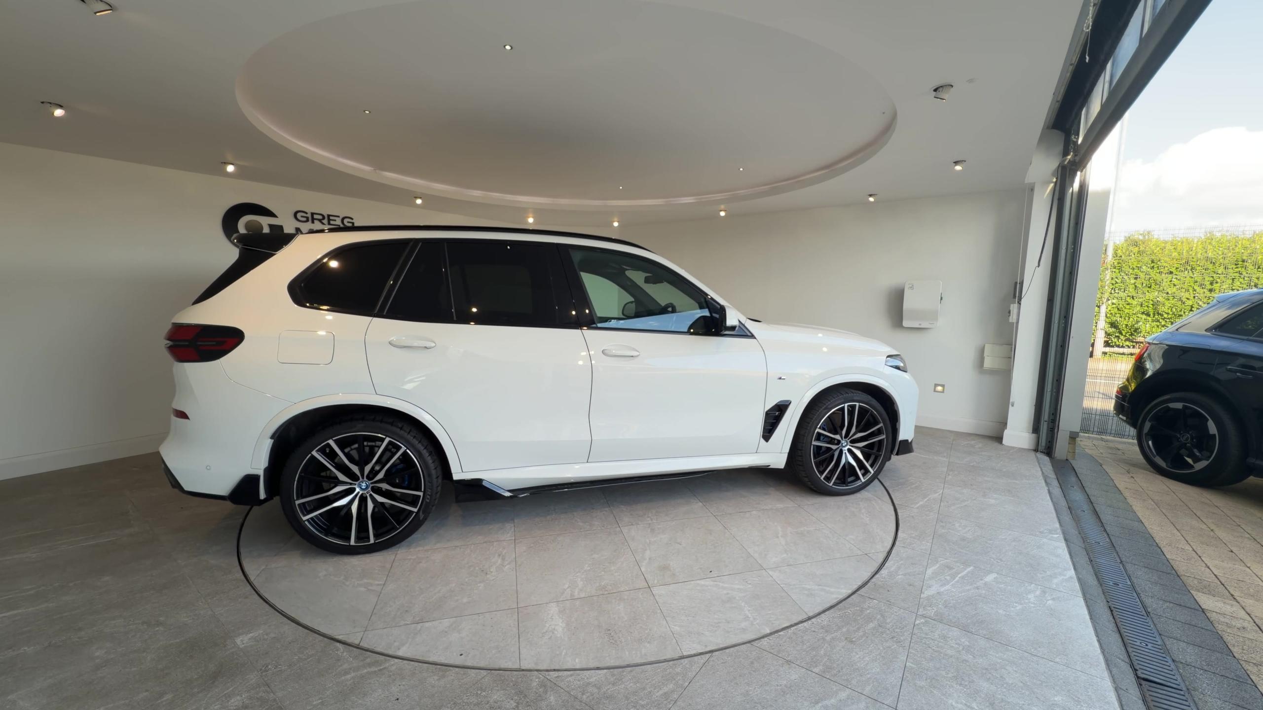 2023 BMW X5 xDrive50e M Sport 5dr Auto - vehicle photo 8 for sale on PureCar