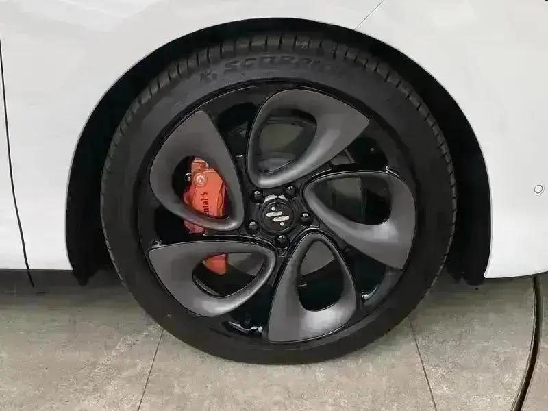 2026 MG IM6 553kW Launch Edition 100kWh 5dr AWD Auto - vehicle photo 9 for sale on PureCar