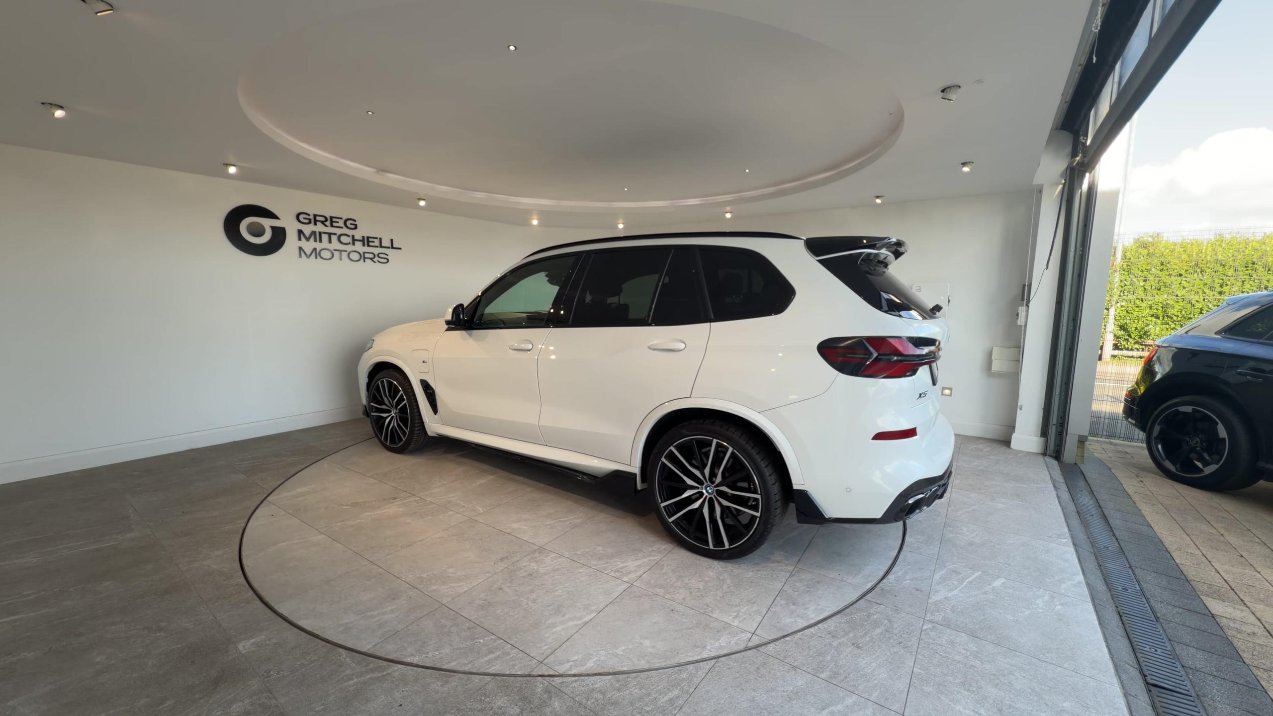 2023 BMW X5 xDrive50e M Sport 5dr Auto - vehicle photo 5 for sale on PureCar