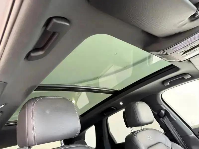 2022 Volkswagen TOUAREG 3.0 V6 TDI 4Motion 286 Black Edition 5dr Tip Auto - vehicle photo 17 for sale on PureCar