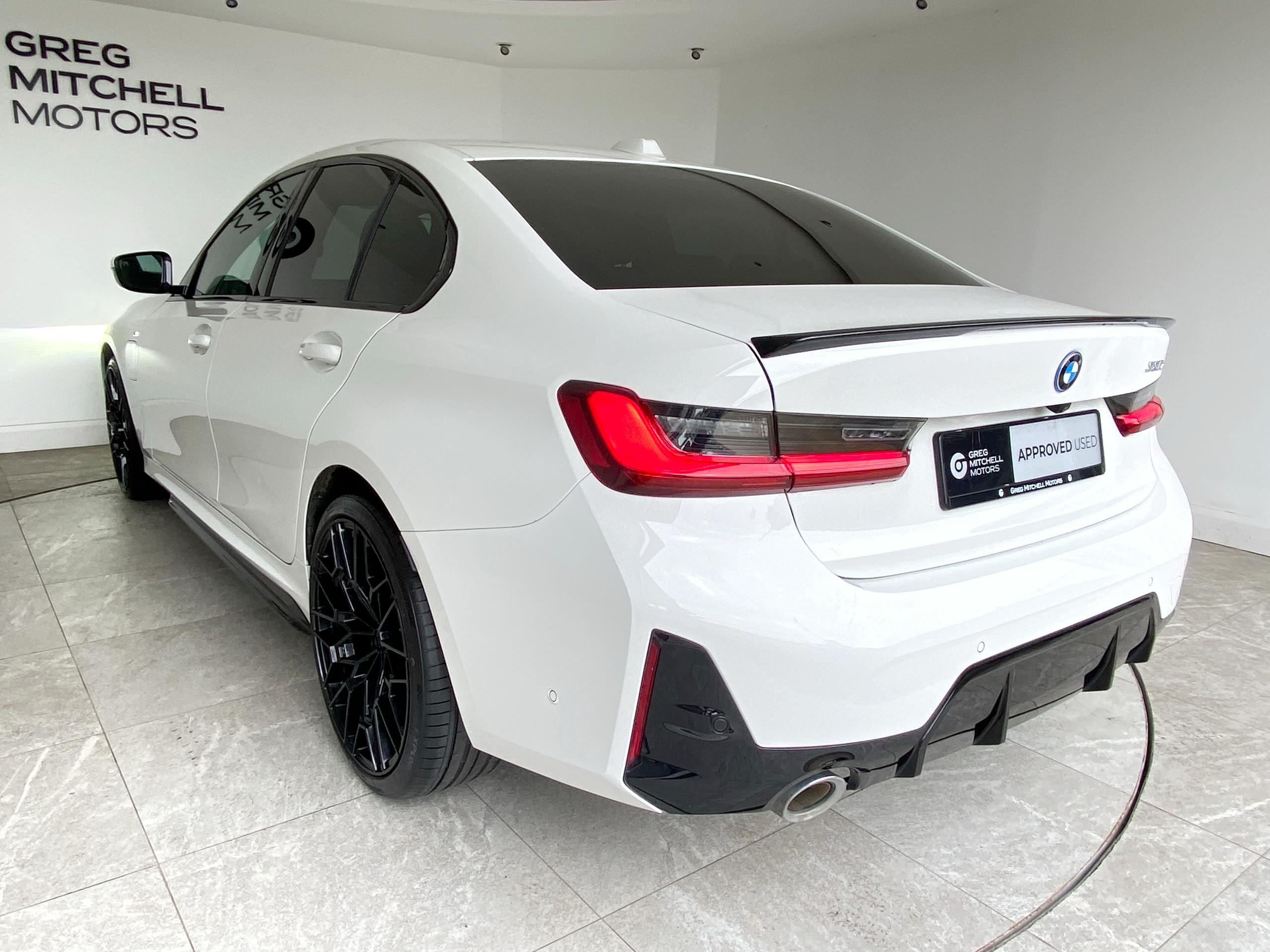2025 BMW 3 SERIES 330e 22.3 kWh M Sport 4dr Step Auto - vehicle photo 16 for sale on PureCar