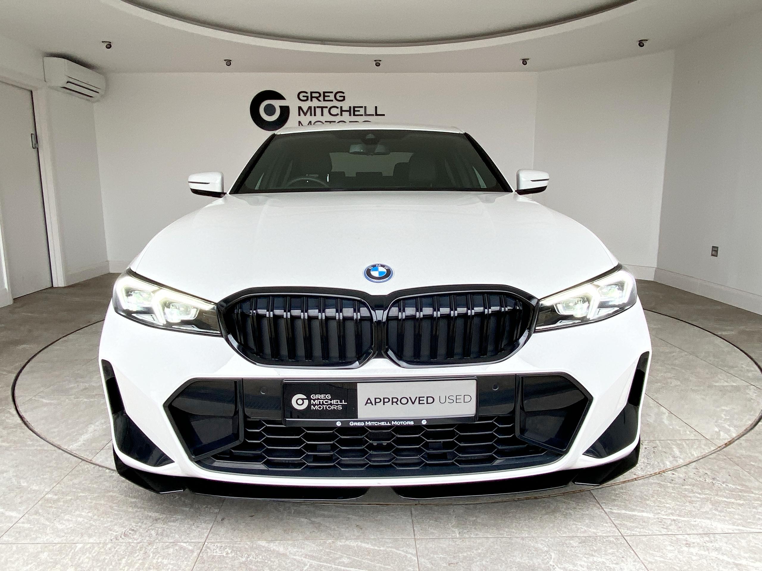 2025 BMW 3 SERIES 330e 22.3 kWh M Sport 4dr Step Auto - vehicle photo 10 for sale on PureCar