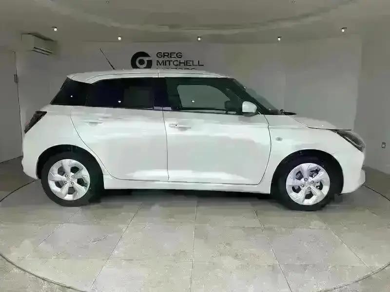 2025 Suzuki SWIFT 1.2 Mild Hybrid Motion 5dr - vehicle photo 5 for sale on PureCar