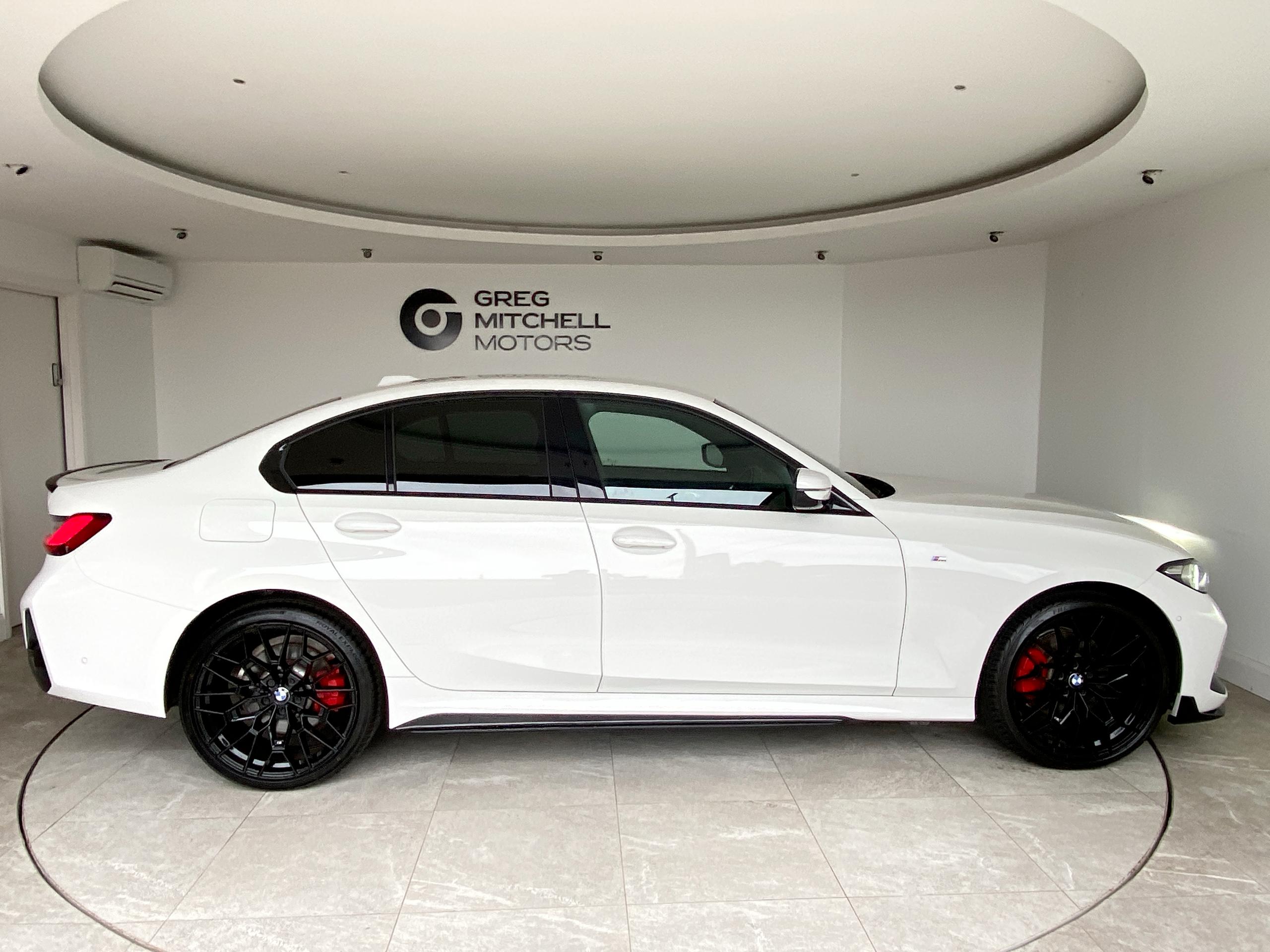 2025 BMW 3 SERIES 330e 22.3 kWh M Sport 4dr Step Auto - vehicle photo 14 for sale on PureCar