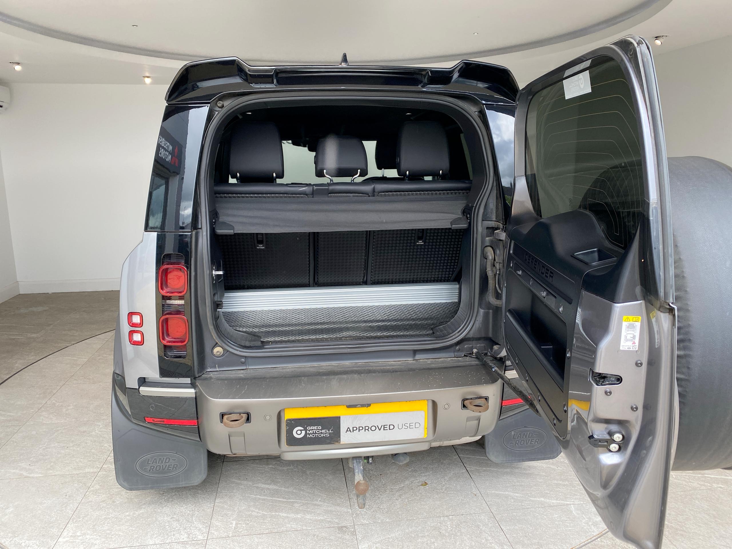 2022 Land Rover DEFENDER 3.0 D250 X-Dynamic SE 90 3dr Auto - vehicle photo 7 for sale on PureCar