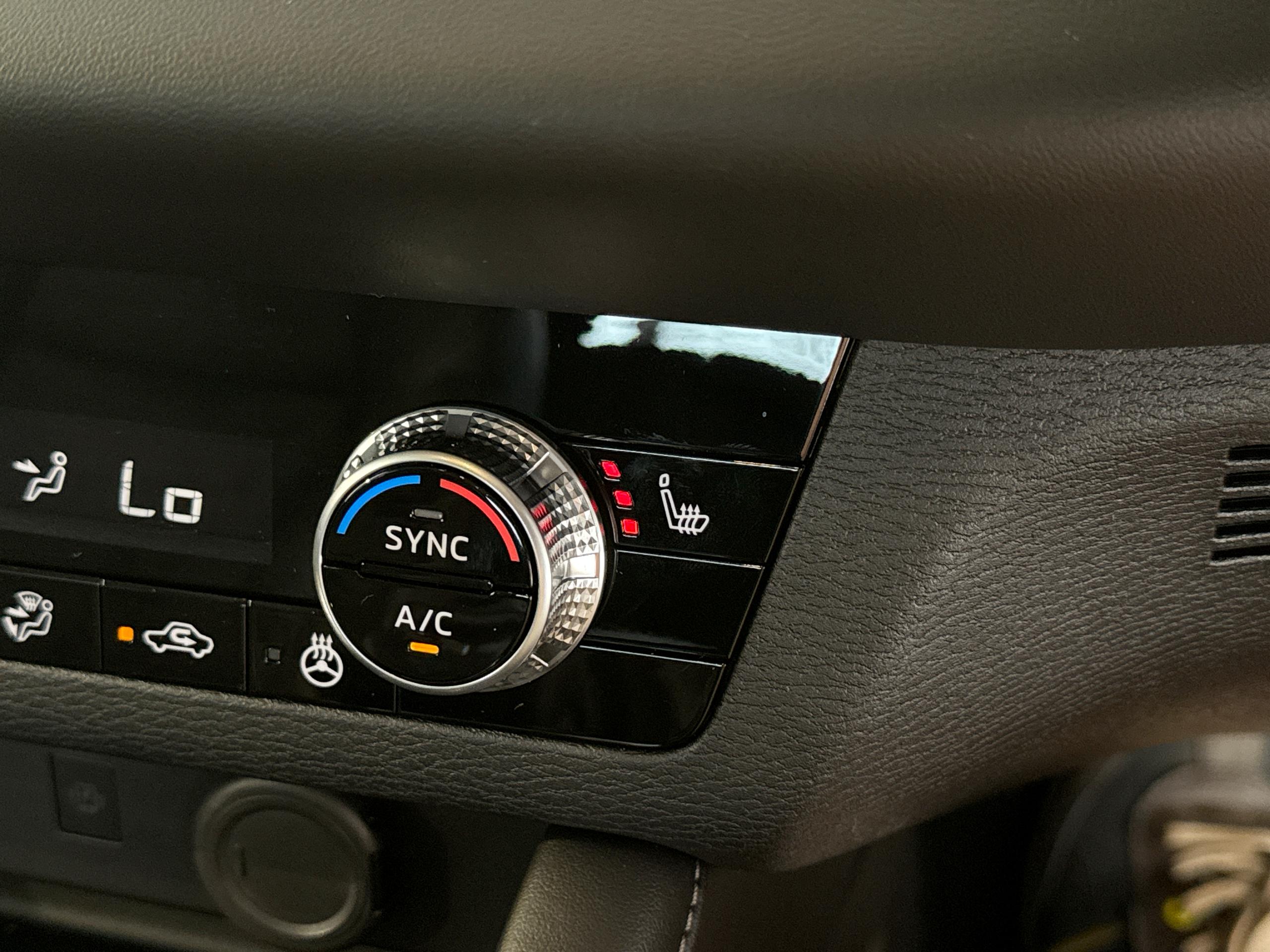 2026 Mitsubishi OUTLANDER 2.4 PHEV Nativa 5dr Auto - vehicle photo 35 for sale on PureCar
