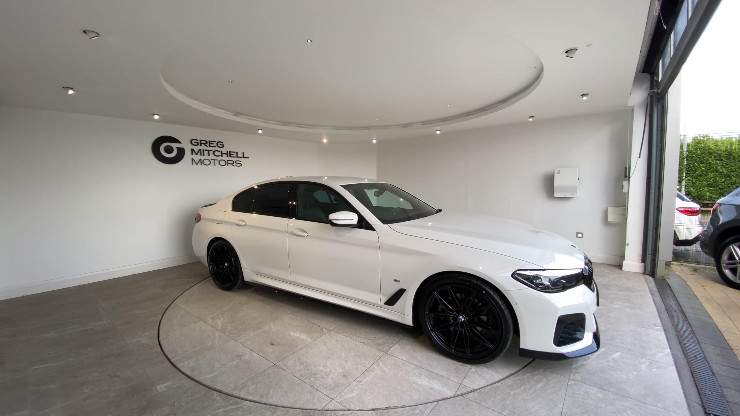 2022 BMW 5 SERIES 520d MHT M Sport 4dr Step Auto - vehicle photo 9 for sale on PureCar