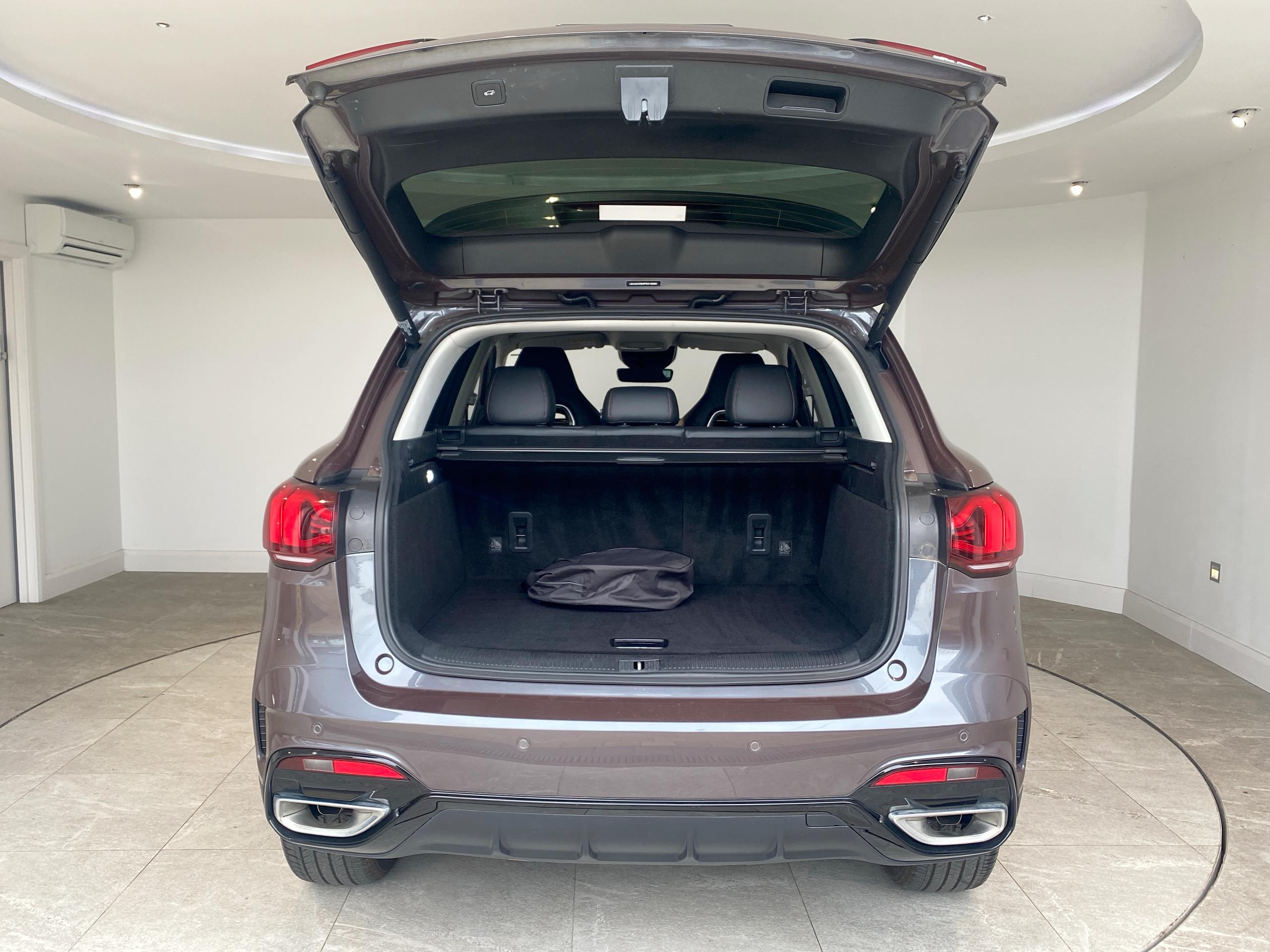 2024 MG HS 1.5 T-GDI PHEV Trophy 5dr Auto - vehicle photo 15 for sale on PureCar