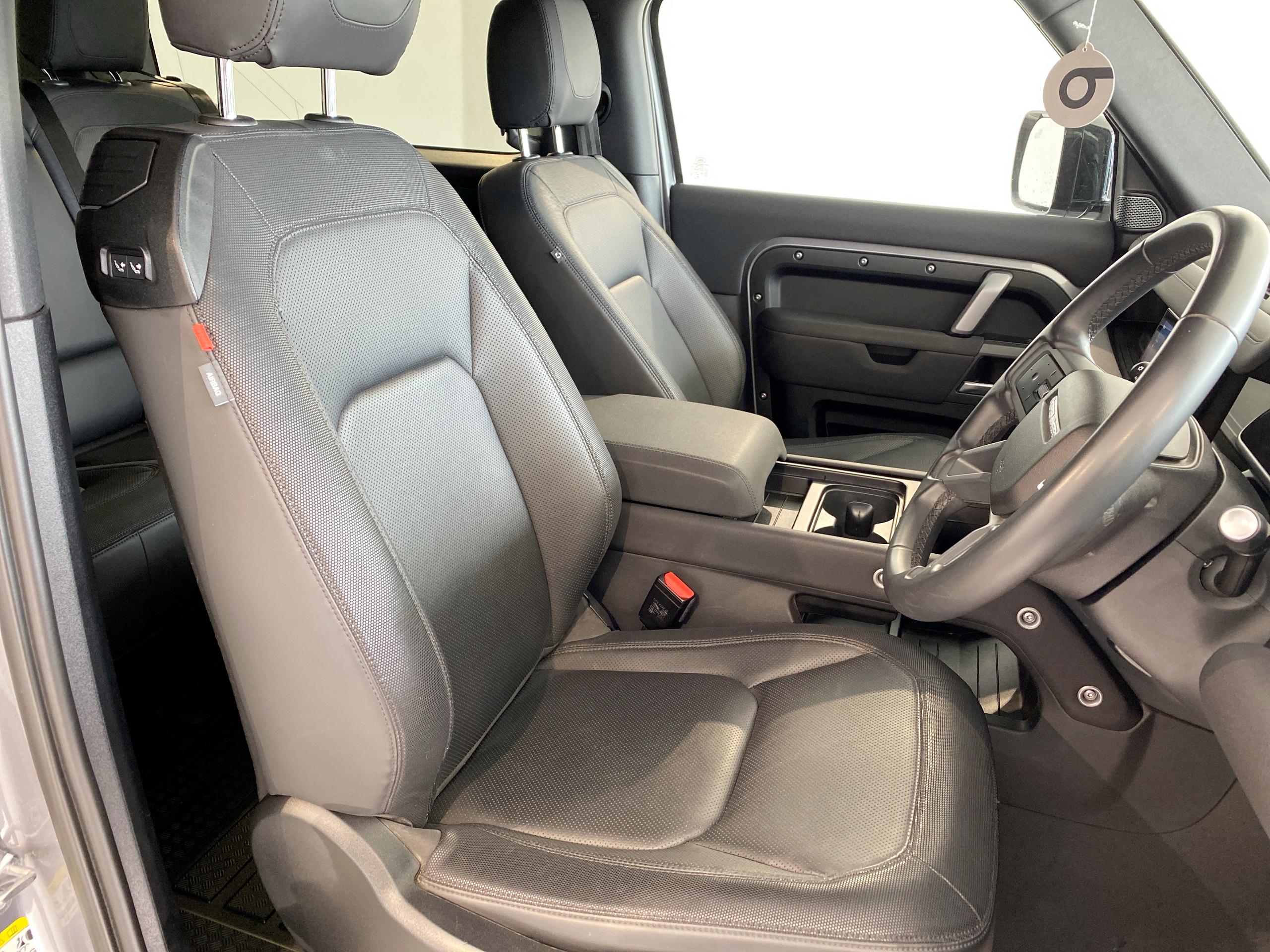 2022 Land Rover DEFENDER 3.0 D250 X-Dynamic SE 90 3dr Auto - vehicle photo 9 for sale on PureCar