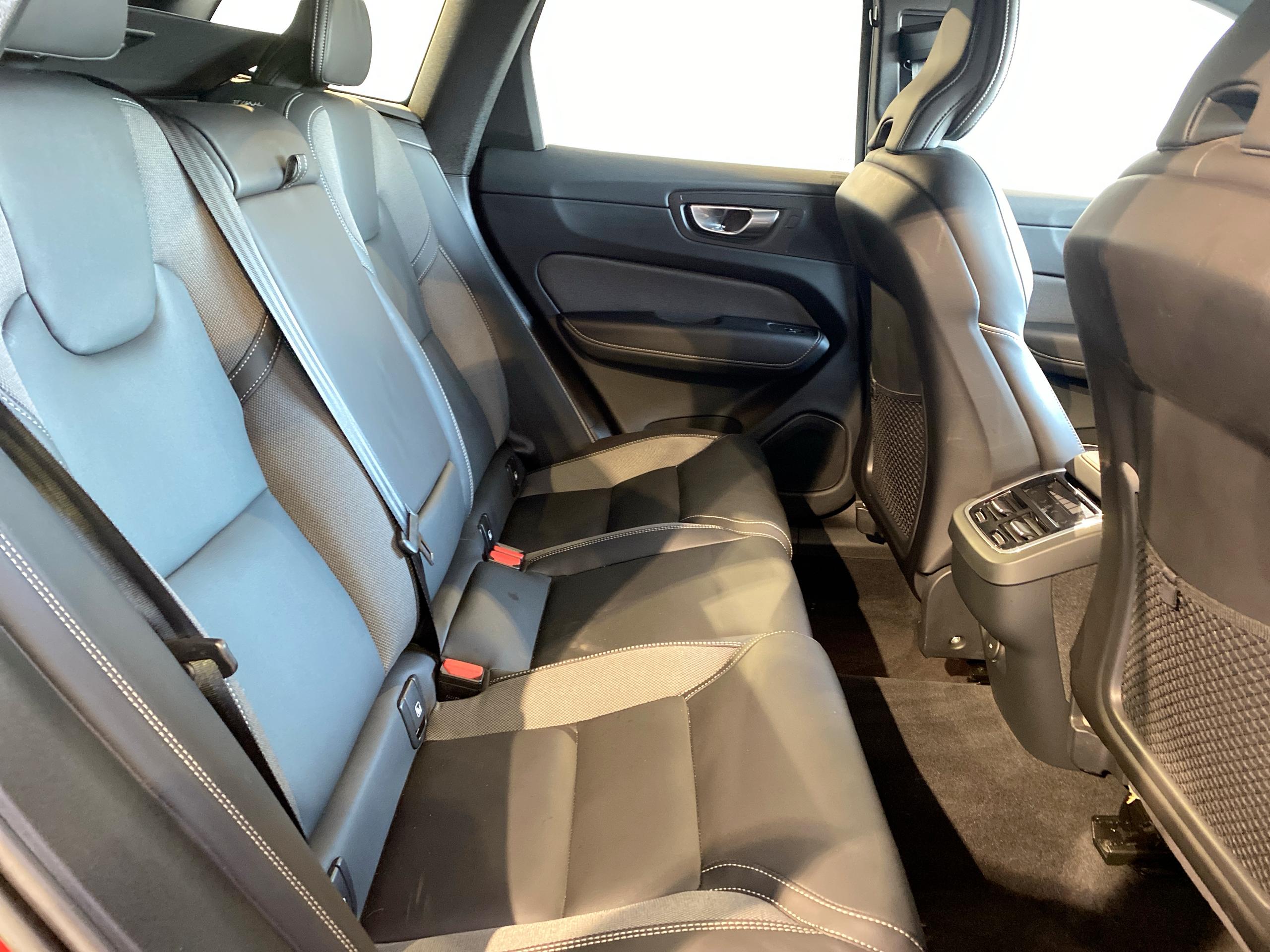 2023 Volvo XC60 2.0 B4D Plus Dark 5dr AWD Geartronic - vehicle photo 23 for sale on PureCar