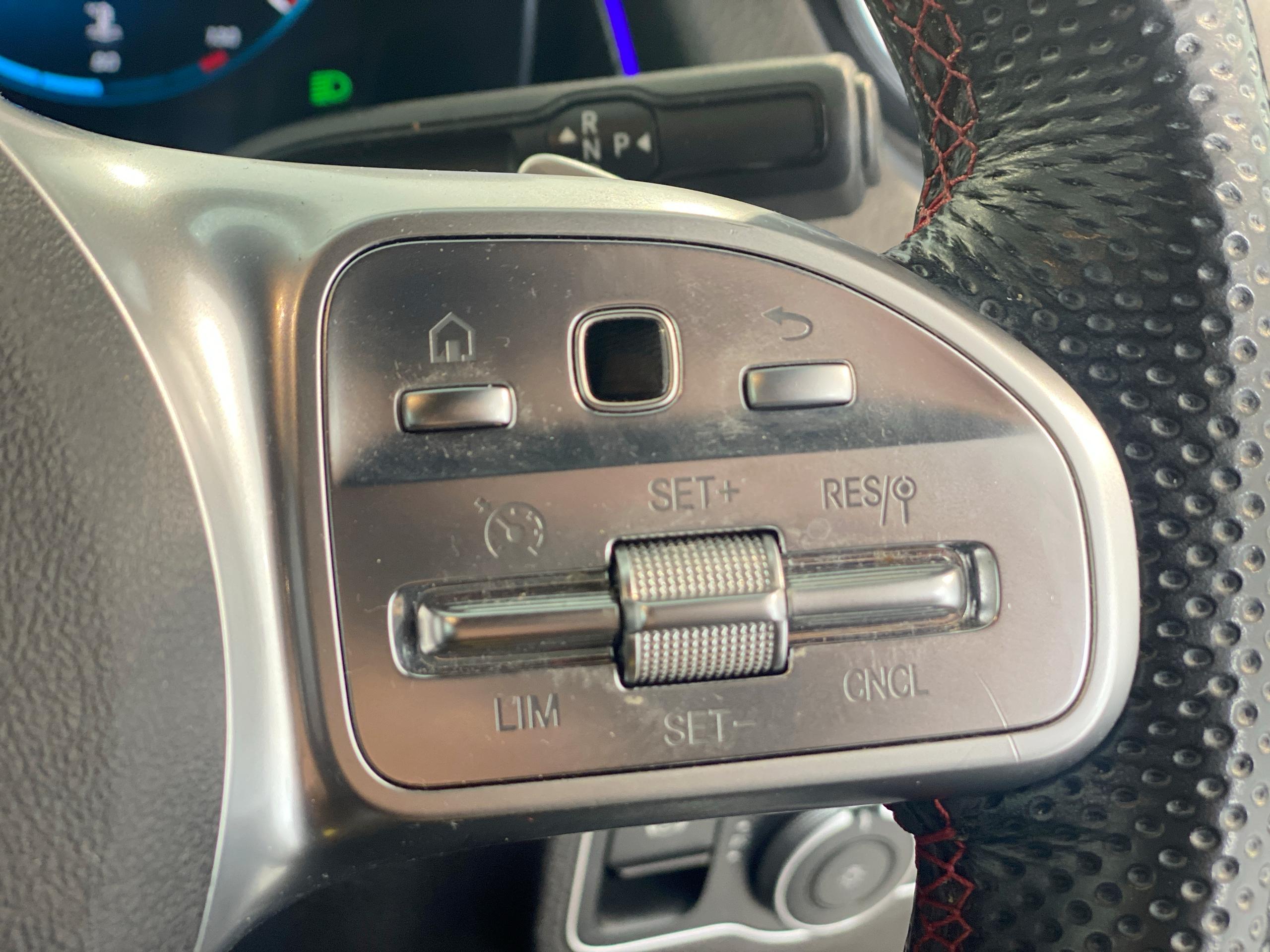 2023 MERCEDES GLB 200 AMG Line Executive 5dr 7G-Tronic - vehicle photo 33 for sale on PureCar