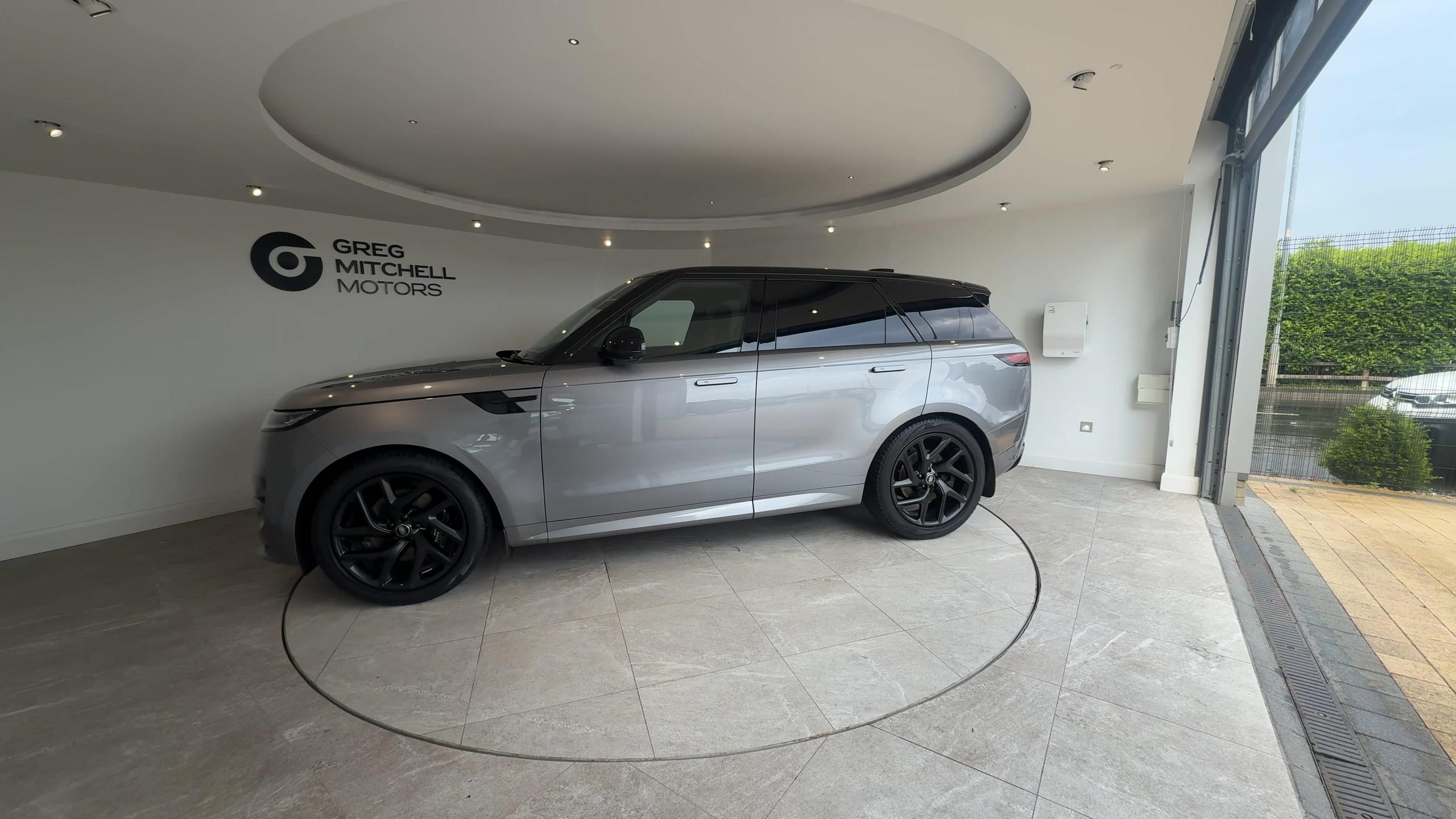 2023 Land Rover RANGE ROVER SPORT 3.0 D300 Dynamic SE 5dr Auto - vehicle photo 3 for sale on PureCar