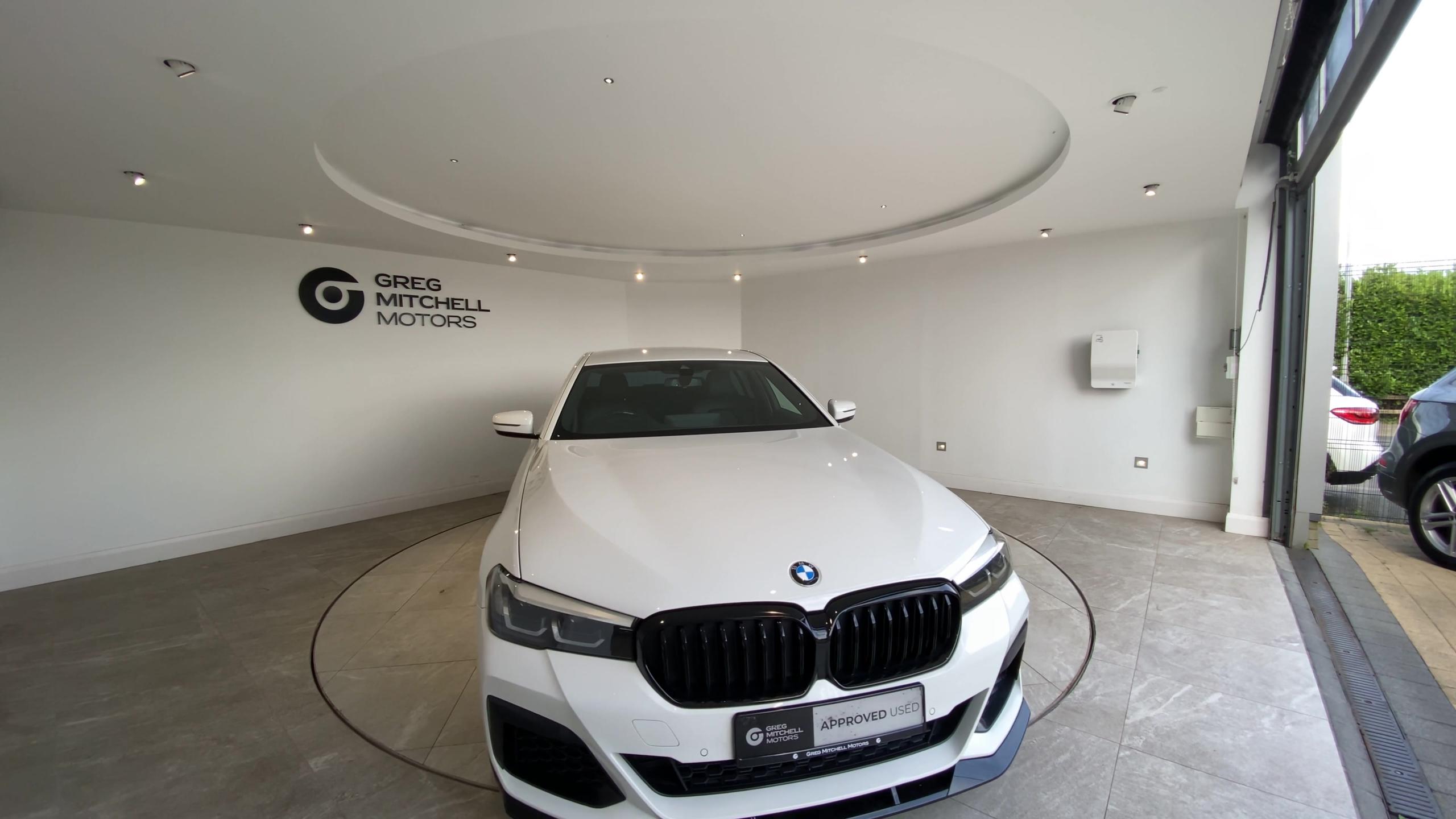 2022 BMW 5 SERIES 520d MHT M Sport 4dr Step Auto - vehicle photo 2 for sale on PureCar