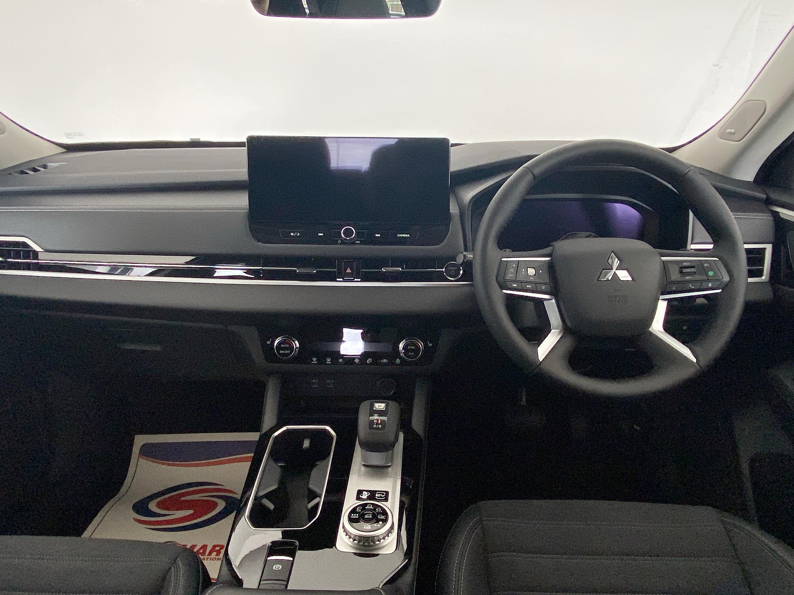 2026 Mitsubishi OUTLANDER 2.4 PHEV Nativa 5dr Auto - vehicle photo 13 for sale on PureCar