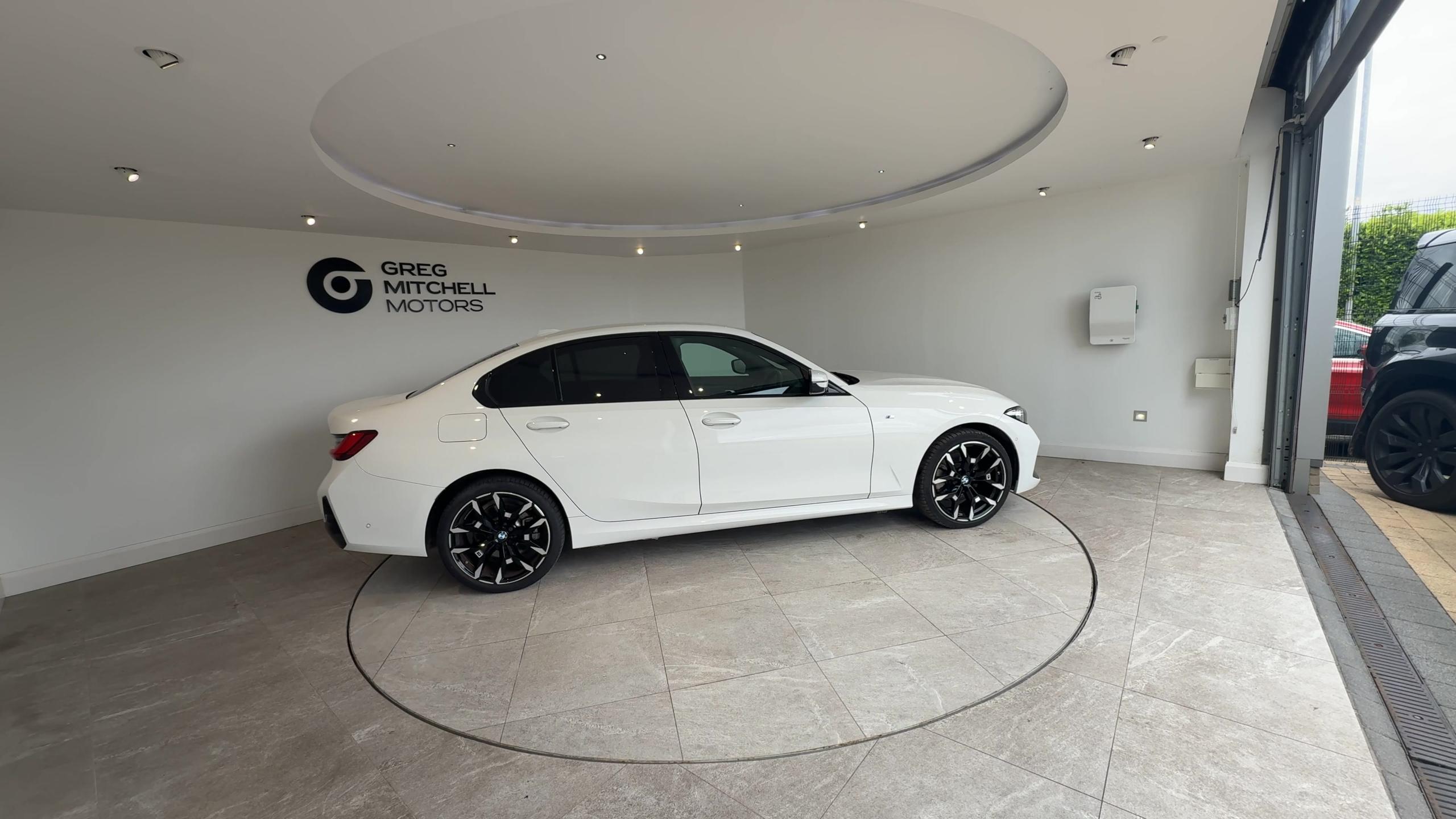 2025 BMW 3 SERIES 330e 22.3 kWh M Sport 4dr Step Auto - vehicle photo 8 for sale on PureCar