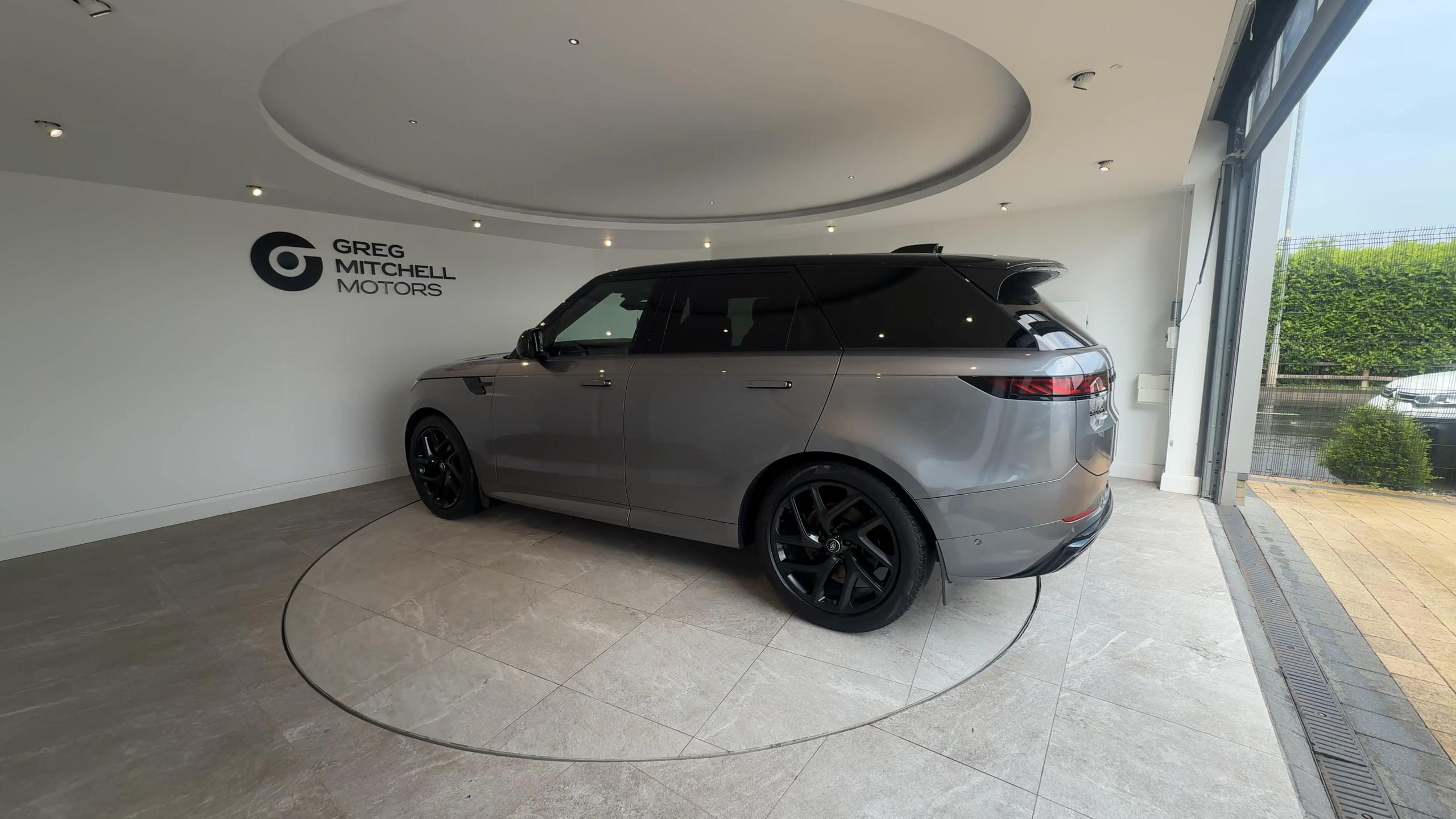 2023 Land Rover RANGE ROVER SPORT 3.0 D300 Dynamic SE 5dr Auto - vehicle photo 4 for sale on PureCar