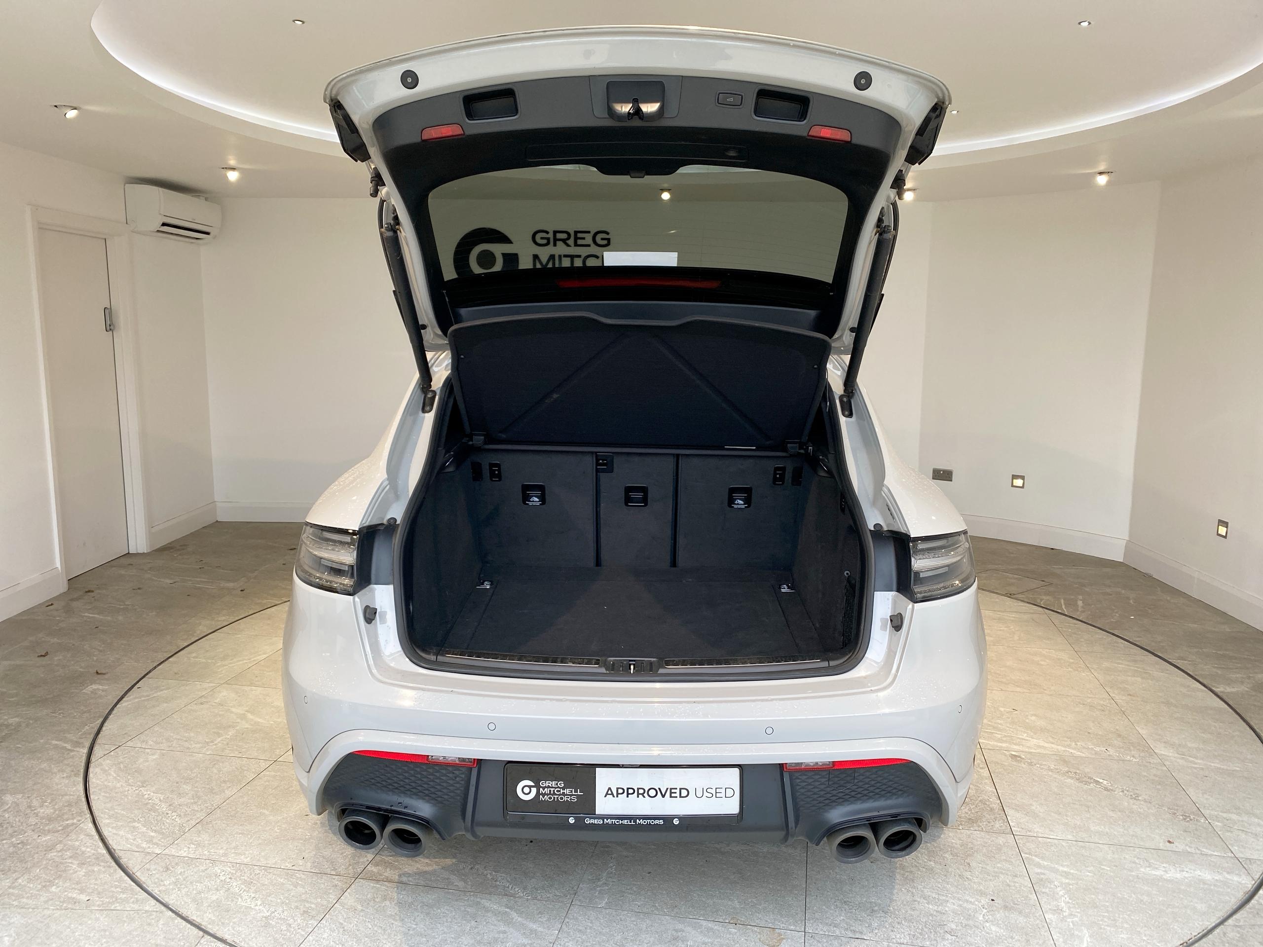 2022 Porsche MACAN GTS 5dr PDK - vehicle photo 15 for sale on PureCar