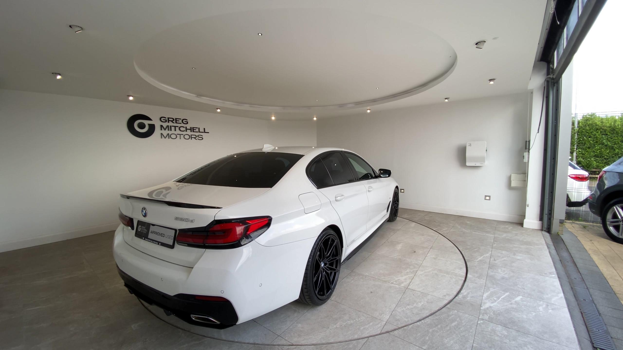 2022 BMW 5 SERIES 520d MHT M Sport 4dr Step Auto - vehicle photo 7 for sale on PureCar