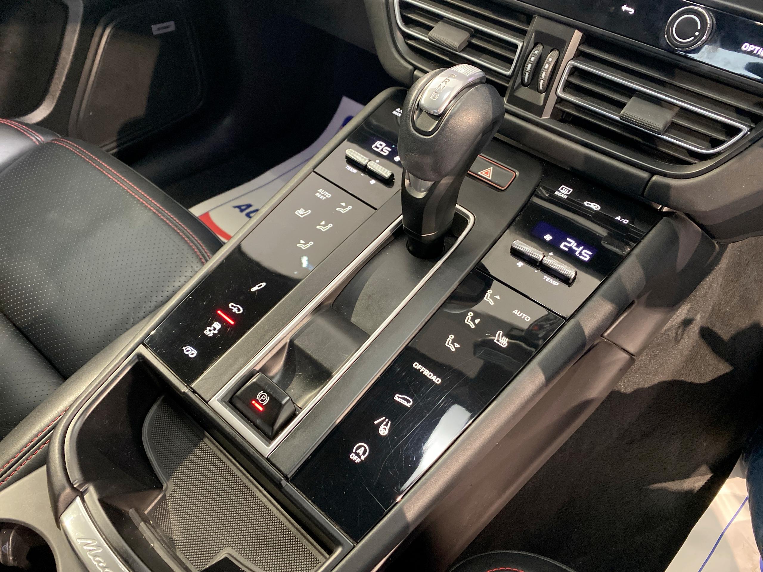2022 Porsche MACAN GTS 5dr PDK - vehicle photo 23 for sale on PureCar