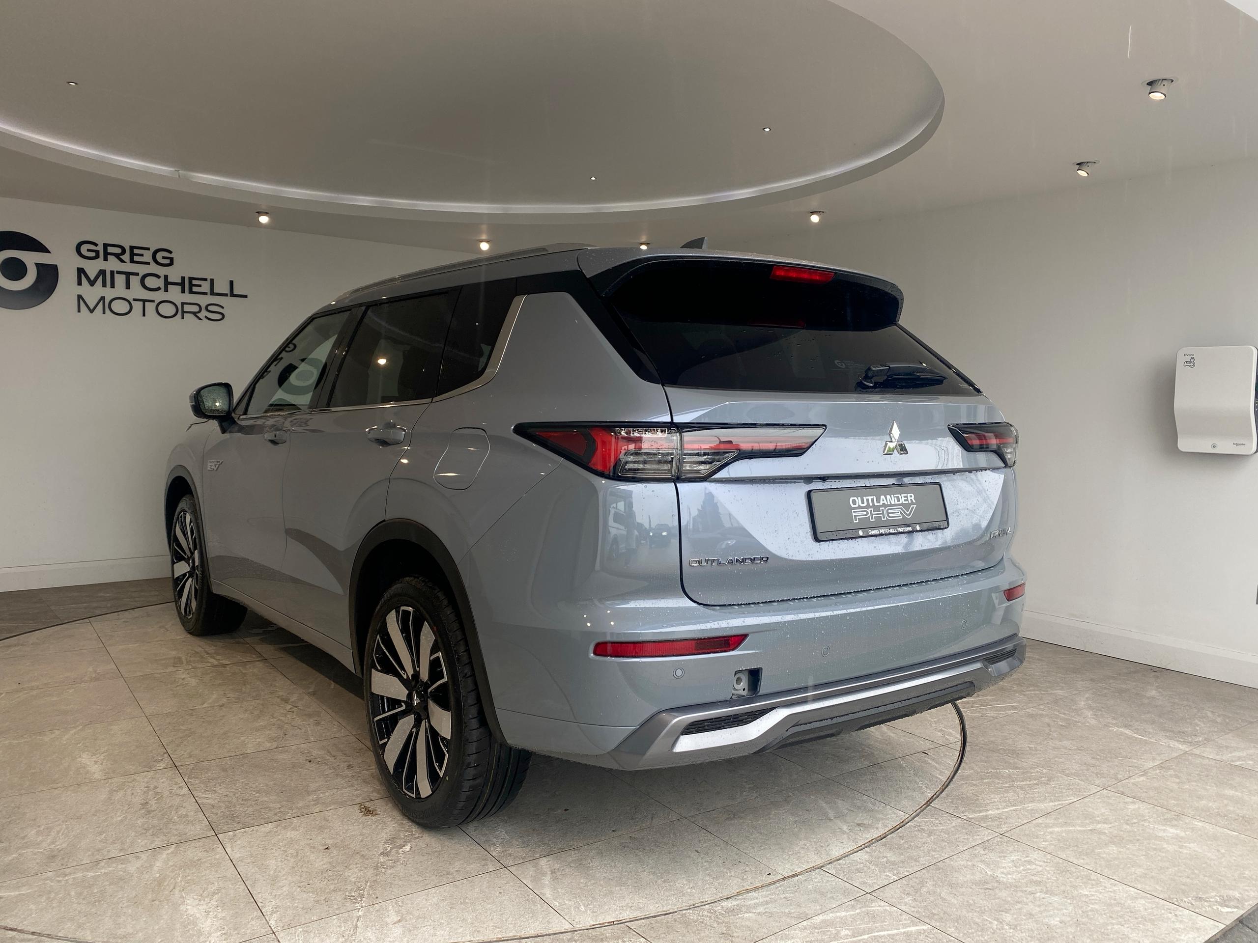 2026 Mitsubishi OUTLANDER 2.4 PHEV Diamond 5dr Auto - vehicle photo 17 for sale on PureCar