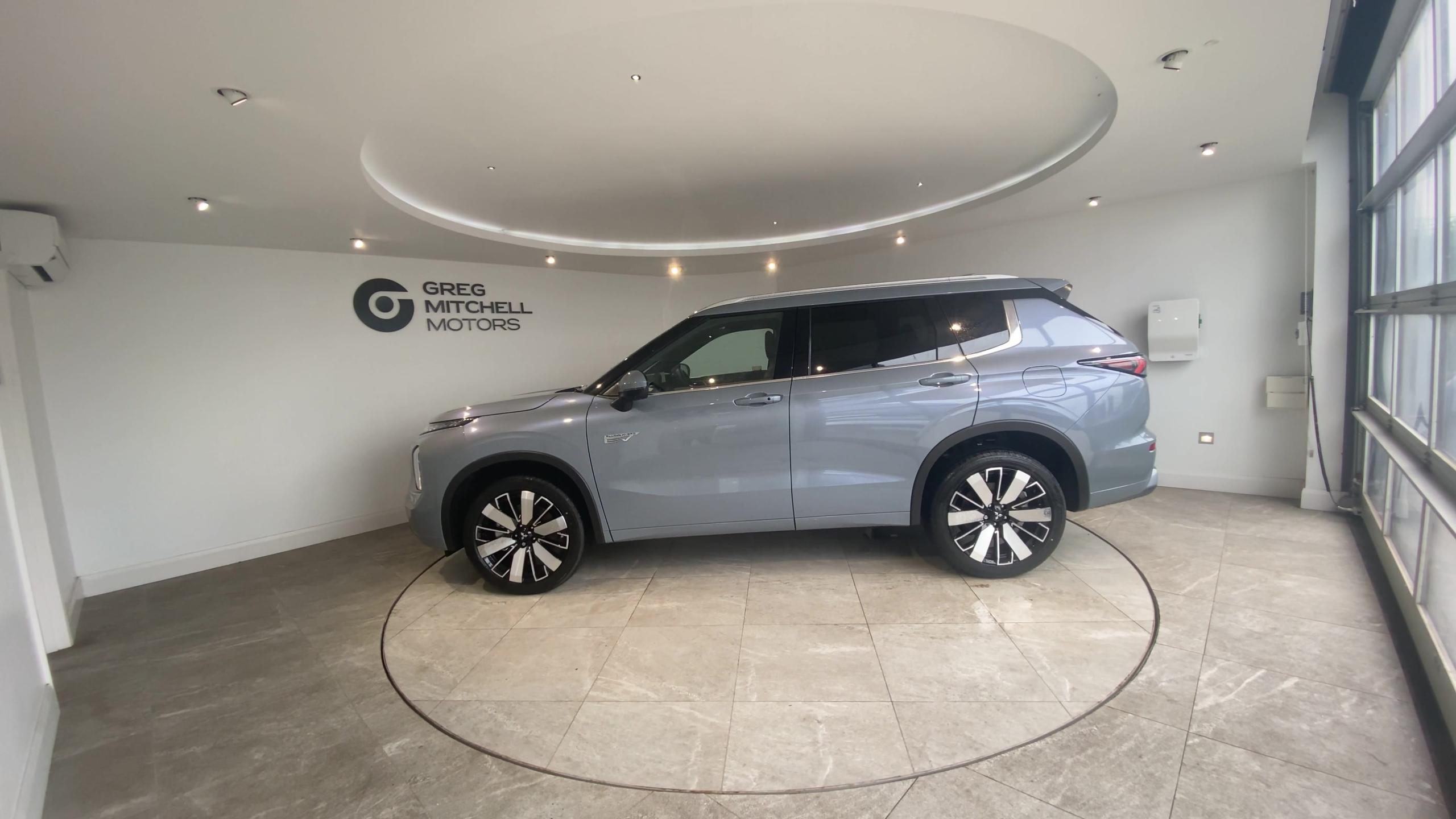 2026 Mitsubishi OUTLANDER 2.4 PHEV Diamond 5dr Auto - vehicle photo 5 for sale on PureCar