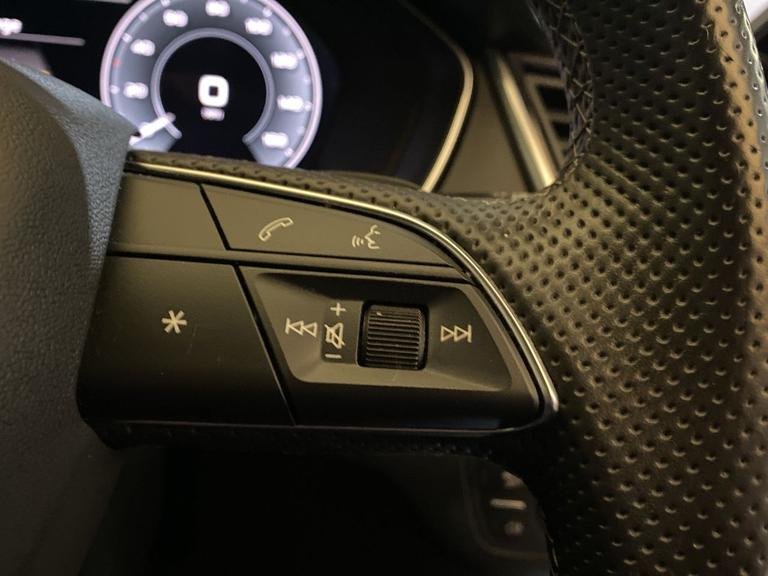 AUDI Q5 Photo spincars-02c432527bd8003b8707bdb381bc427879d1700c.jpg