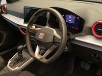 SEAT ARONA Photo 2