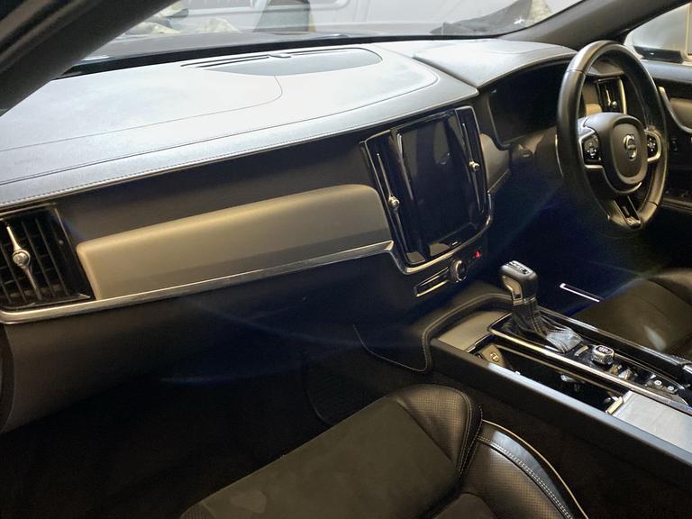 VOLVO V90 Photo spincars-163724c5462c8ff96310cffb1f099338a5f78043.jpg