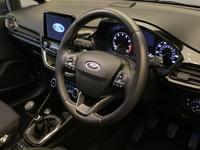 FORD FIESTA Photo 2
