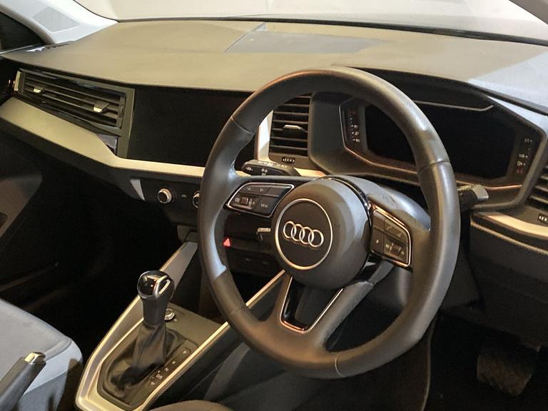 Audi A1 Photo spincars-2e2d7bf1bf1aa41dbe8ac6f0c9945a66e30b9402.jpg