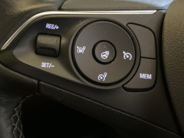 Vauxhall GRANDLAND X Photo spincars-2f677fa72709c0c665d97af98c3f6570e4a087b1.jpg