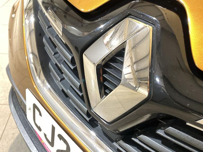 RENAULT Captur Photo spincars-38c50f4d8649a32b0b3cc2f9f7a1950f498ed7f4.jpg