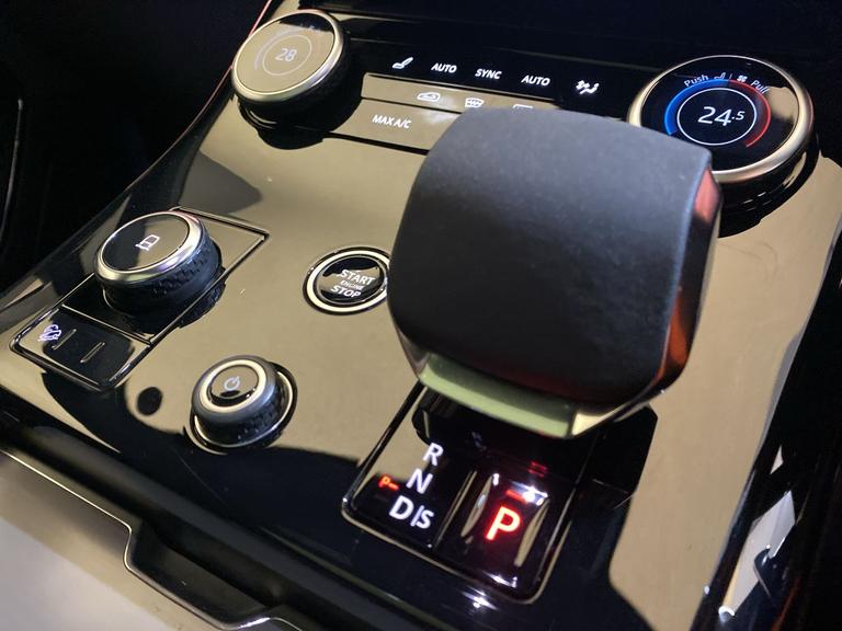 LAND ROVER Range Rover Sport Photo spincars-4487582bdeaf74aa1b7b68af18782f04effd2bfa.jpg