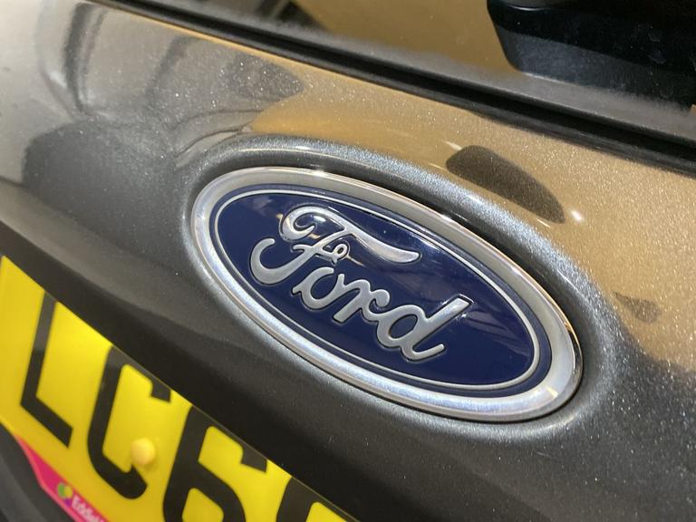 FORD FIESTA Photo spincars-4901ac1e6e85332860ca62c07b2672a8d80bec9b.jpg